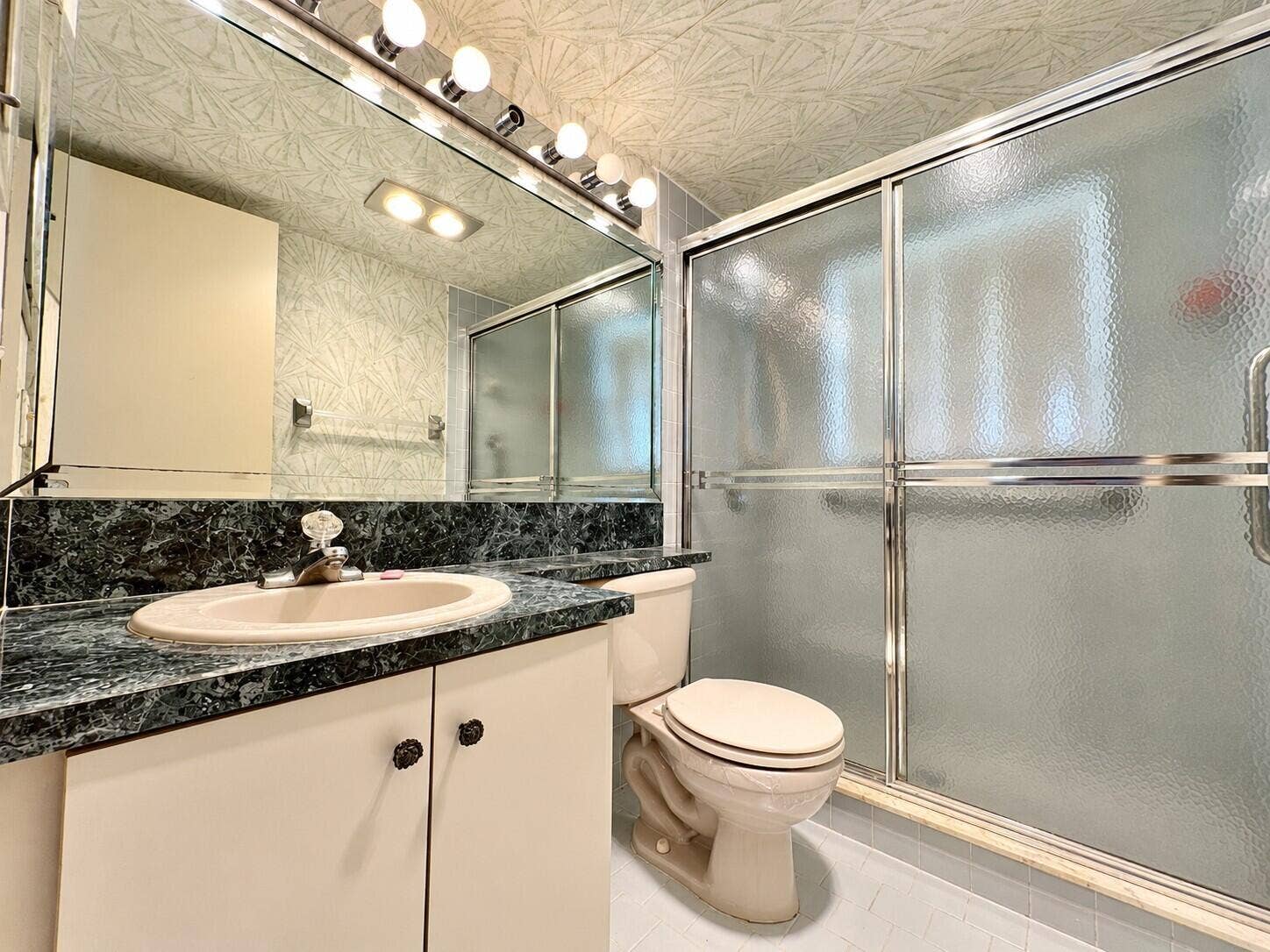 265 Northampton N, West Palm Beach, FL 33417 Full Bath With Updates