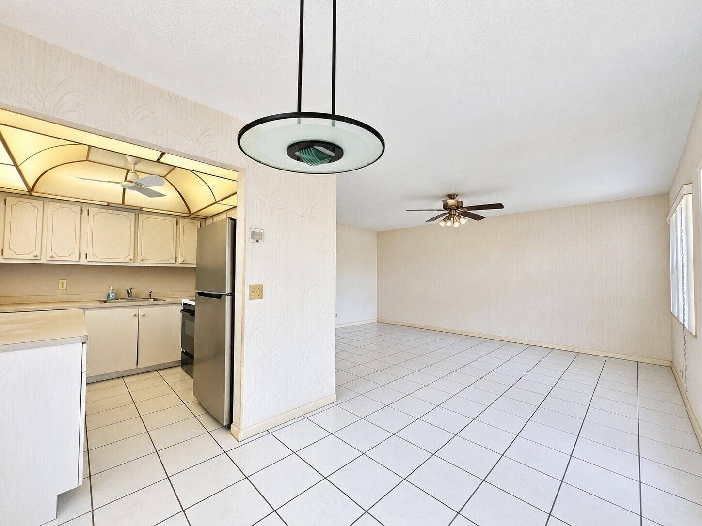 265 Northampton N, West Palm Beach, FL 33417 Dining to Living with Kitchen