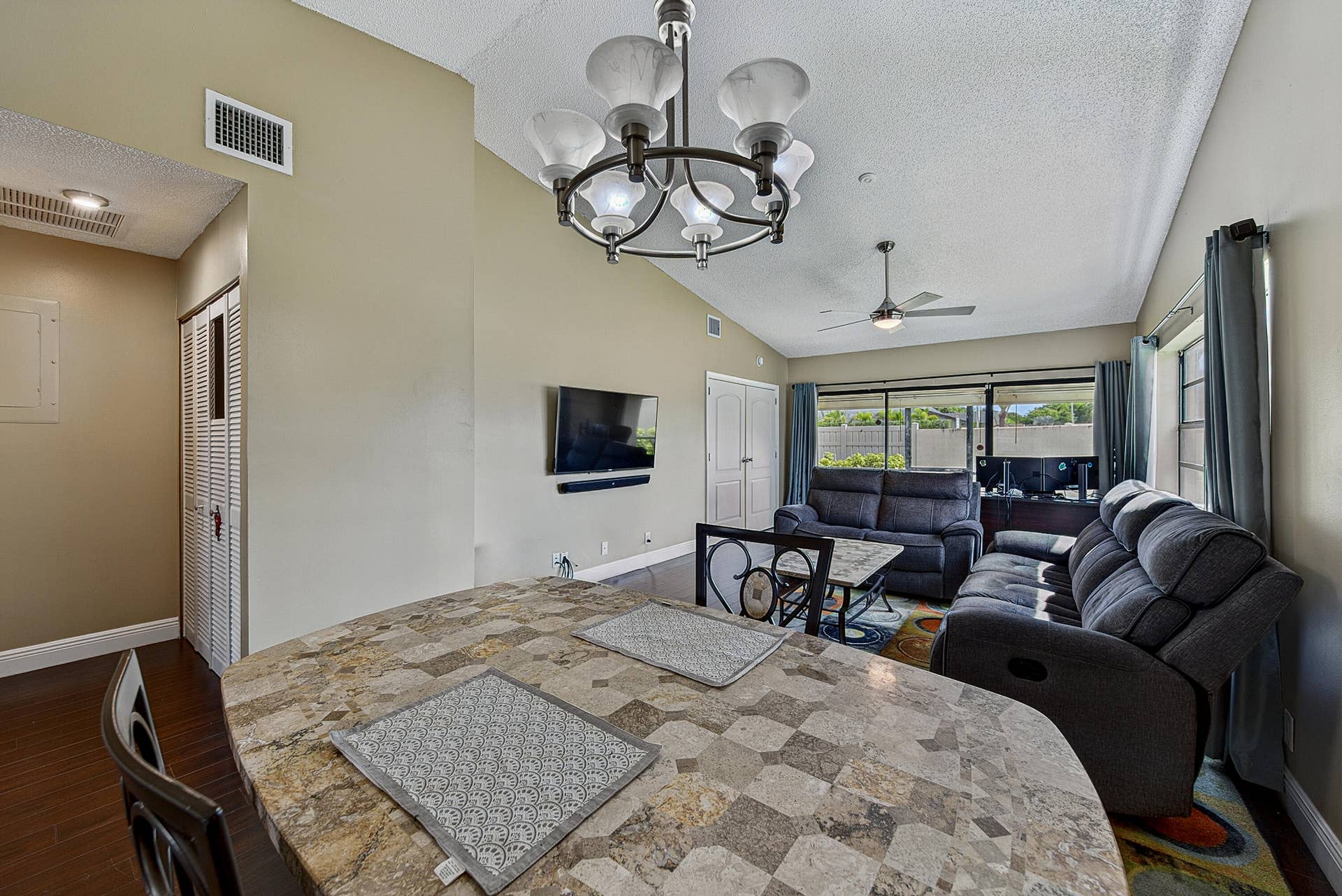 803 Banks Road, Margate, FL 33063 boyes-10