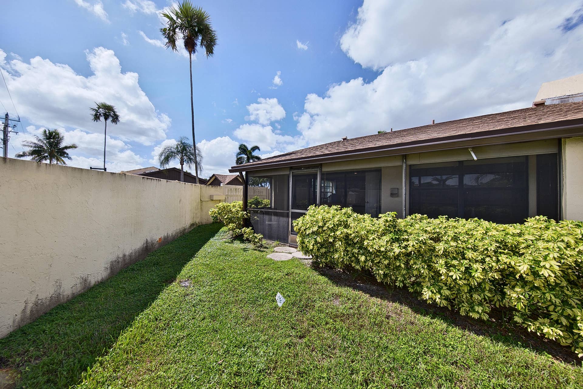 803 Banks Road, Margate, FL 33063 boyes-32