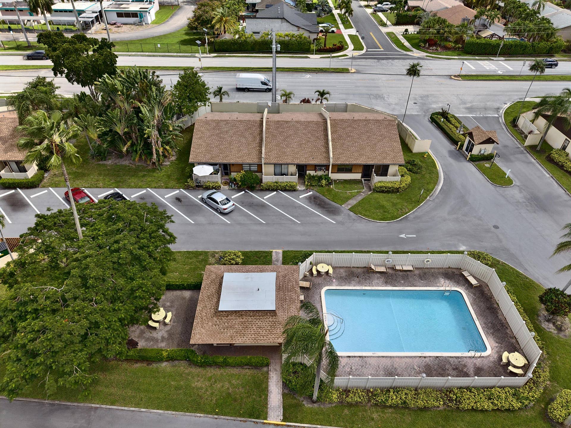 803 Banks Road, Margate, FL 33063 boyes-2