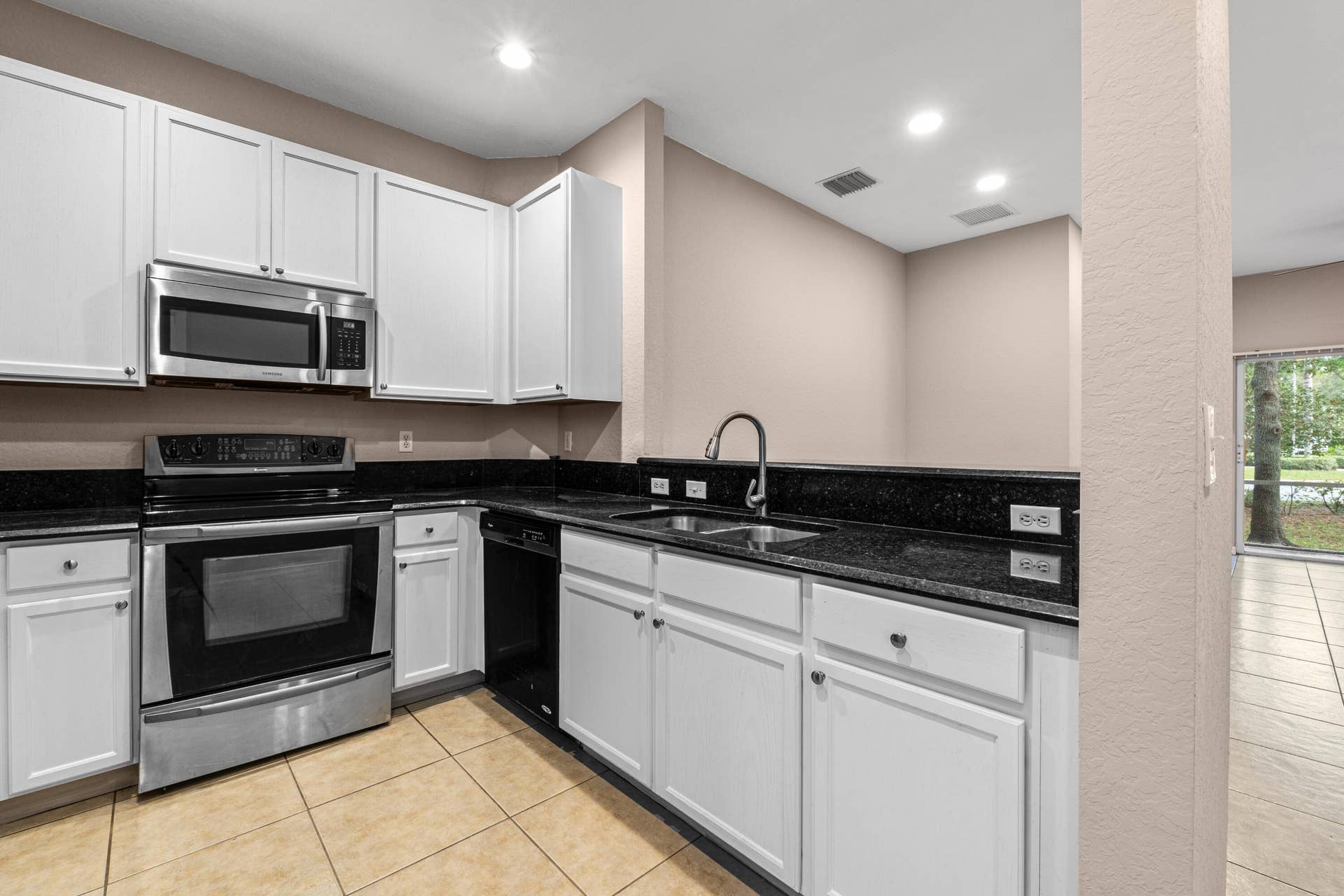 3105 GRANDIFLORA Drive, Greenacres, FL 33467 DSC05443