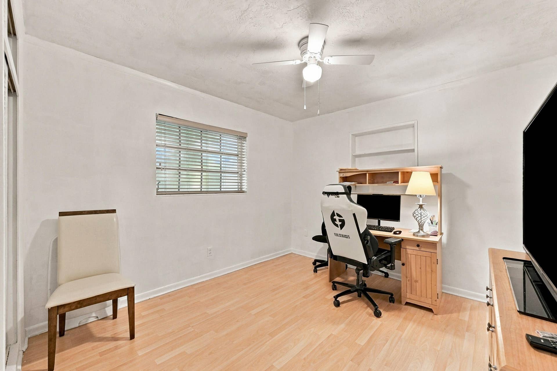 8670 NW 19TH Street, Pembroke Pines, FL 33024 27_dsc_2045_with_tv