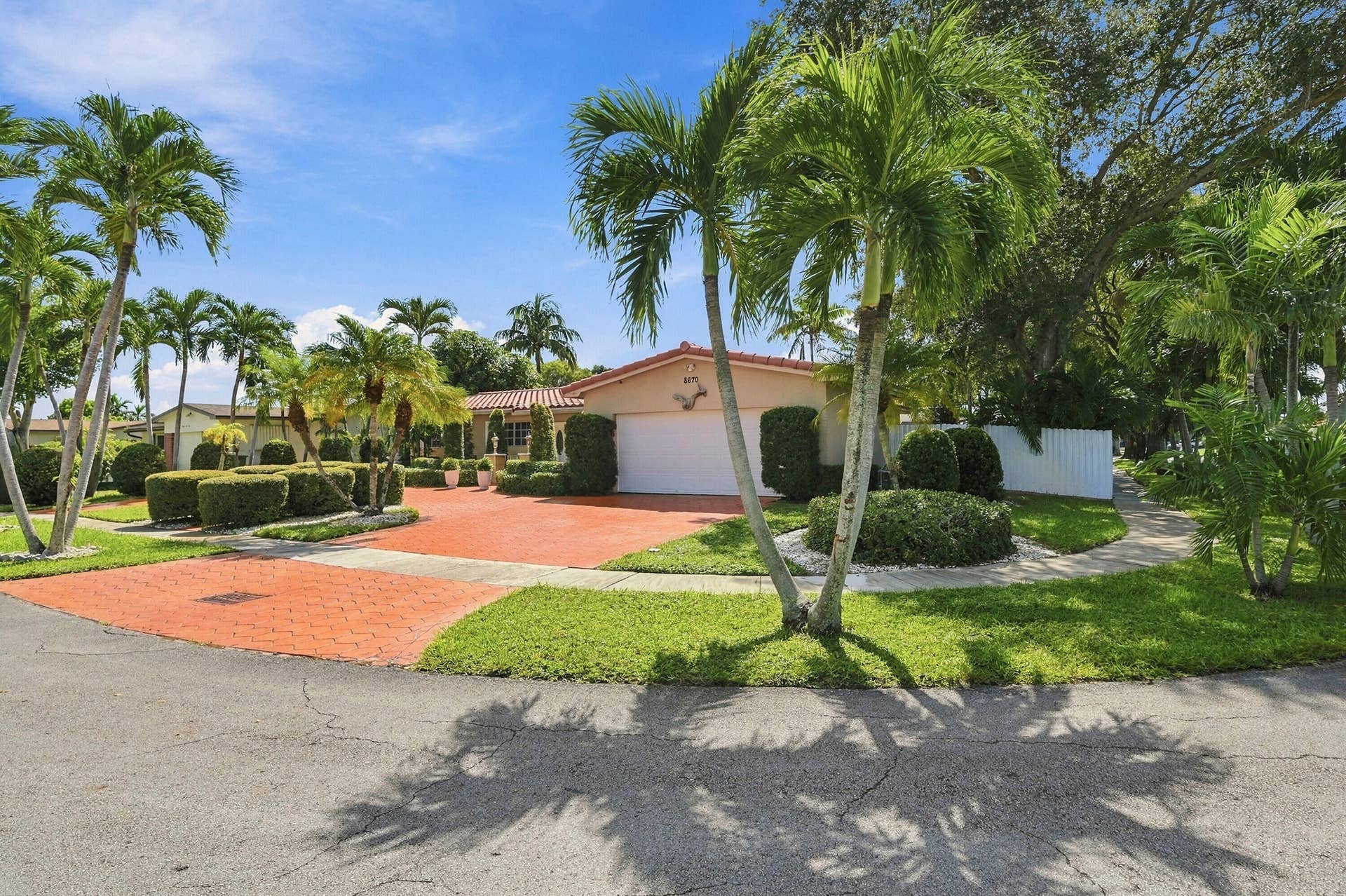 8670 NW 19TH Street, Pembroke Pines, FL 33024 03_dsc_1925