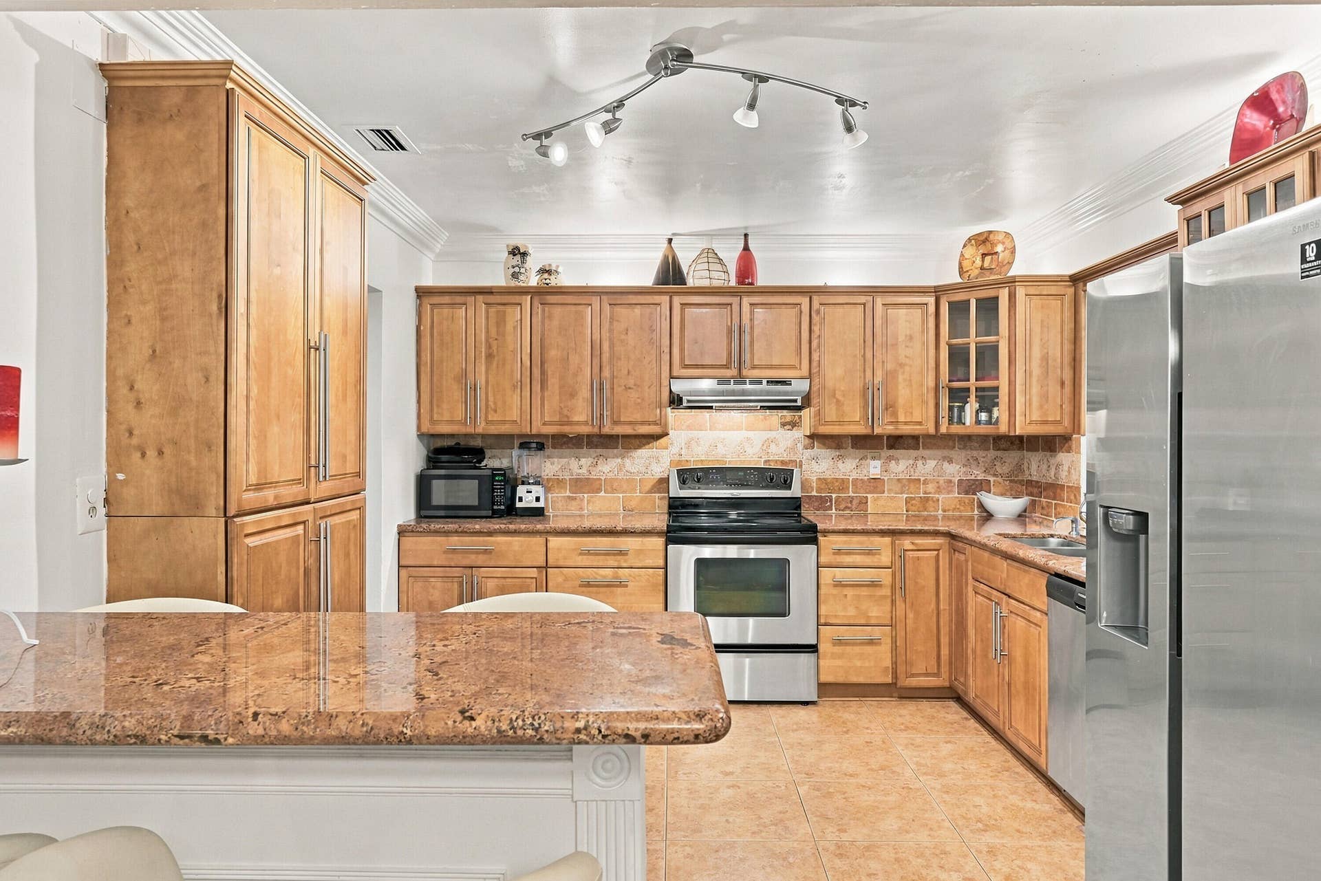 8670 NW 19TH Street, Pembroke Pines, FL 33024 11_dsc_1965