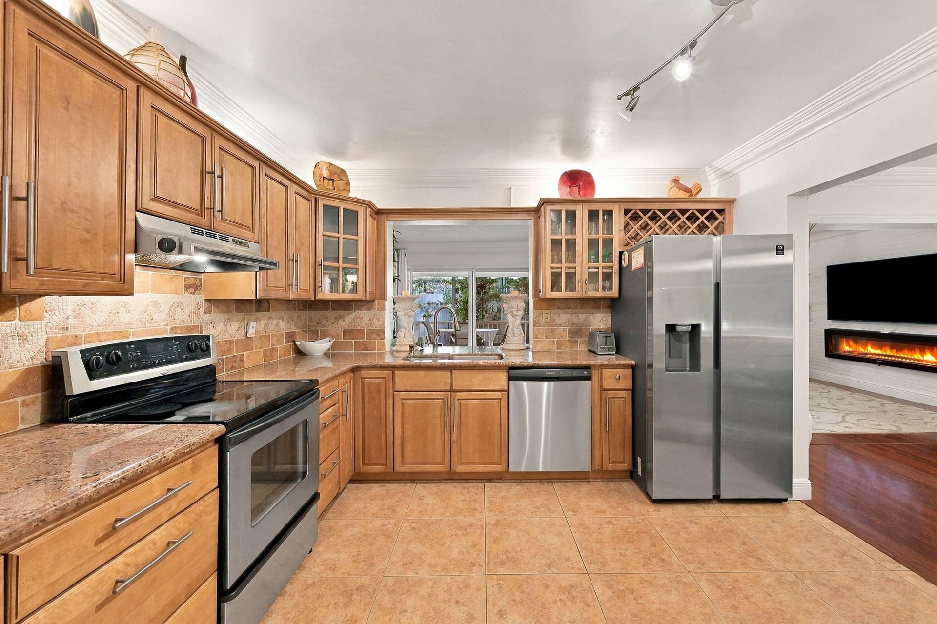 8670 NW 19TH Street, Pembroke Pines, FL 33024 13_dsc_1979