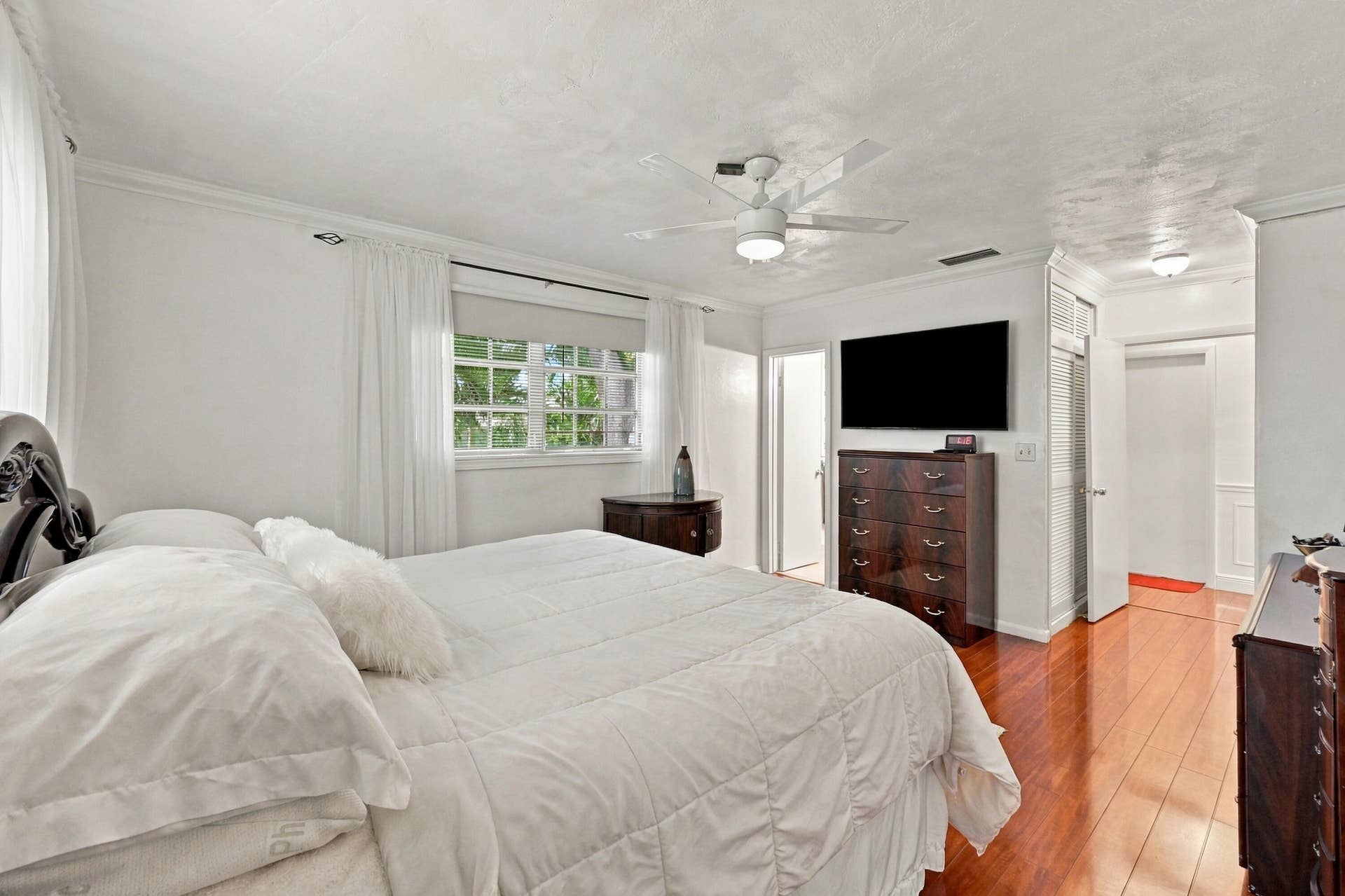8670 NW 19TH Street, Pembroke Pines, FL 33024 30_dsc_2065_with_tv