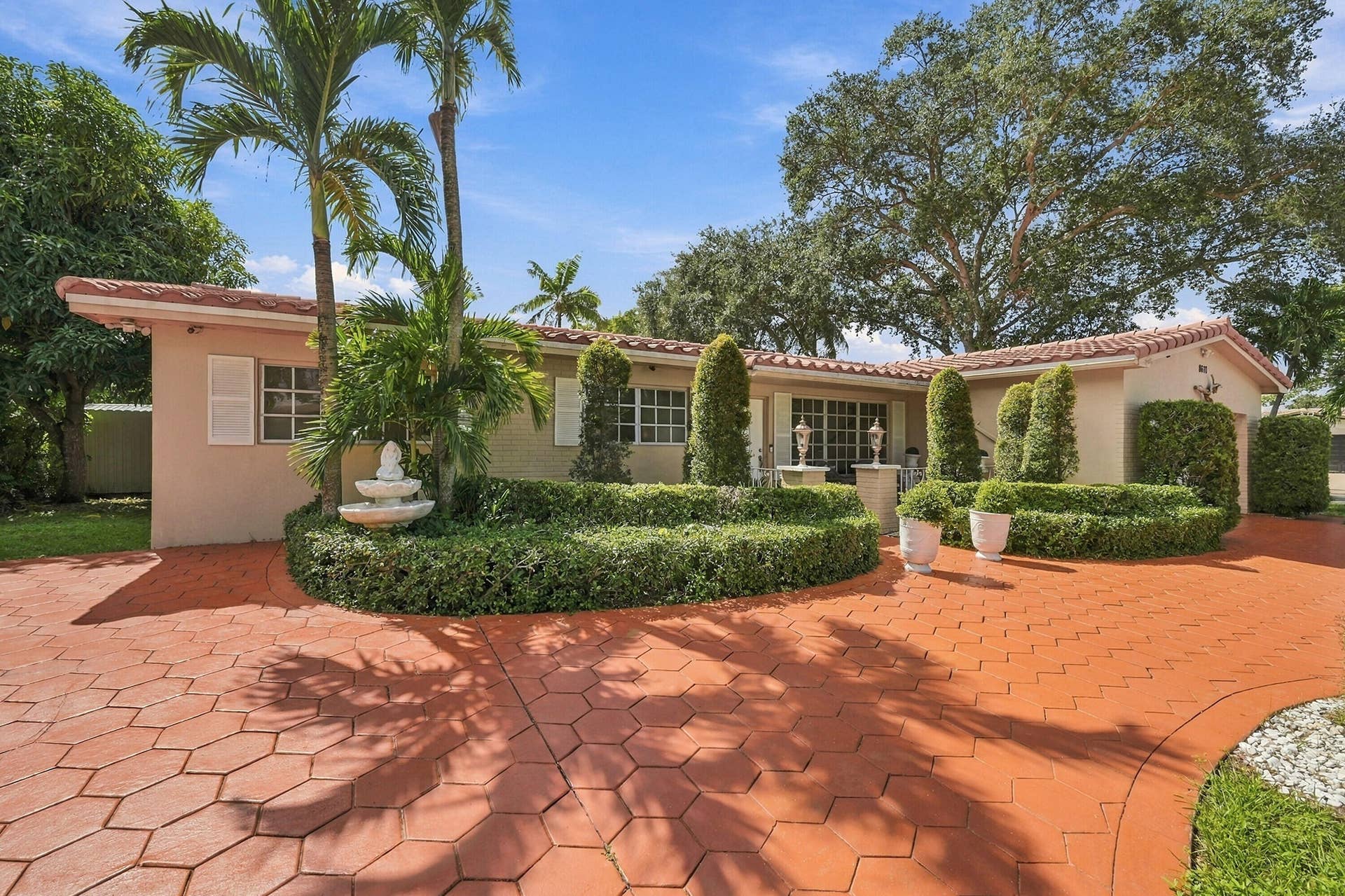 8670 NW 19TH Street, Pembroke Pines, FL 33024 05_dsc_1935