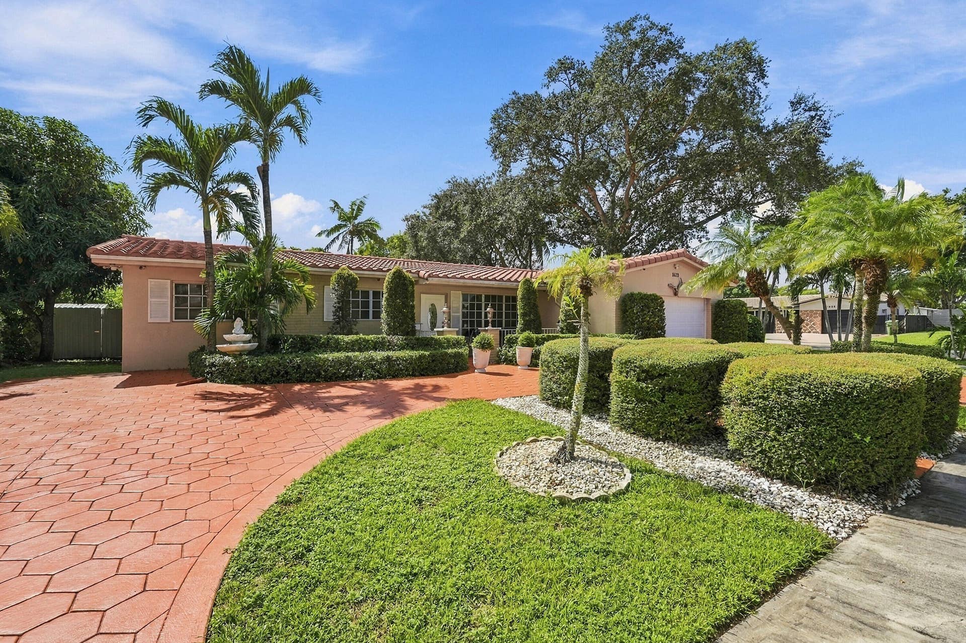8670 NW 19TH Street, Pembroke Pines, FL 33024 04_dsc_1930