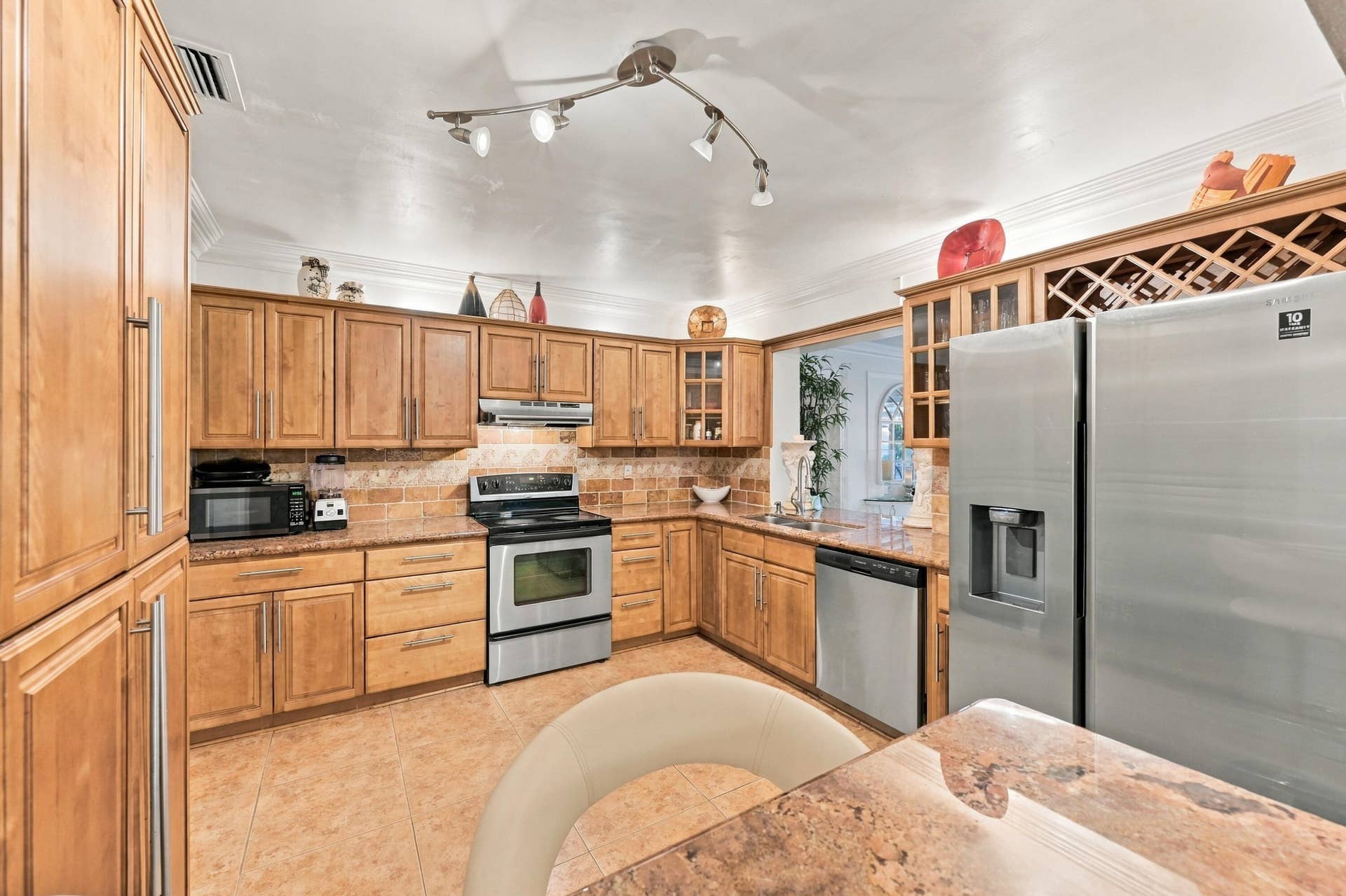8670 NW 19TH Street, Pembroke Pines, FL 33024 12_dsc_1975