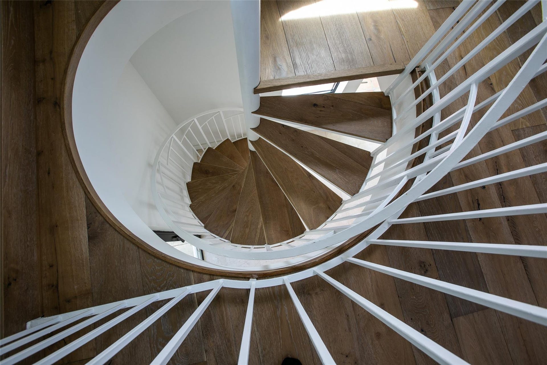 1806 NE 22ND Terrace, Fort Lauderdale, Fort Lauderdale, FL 33305 Spiral stair case