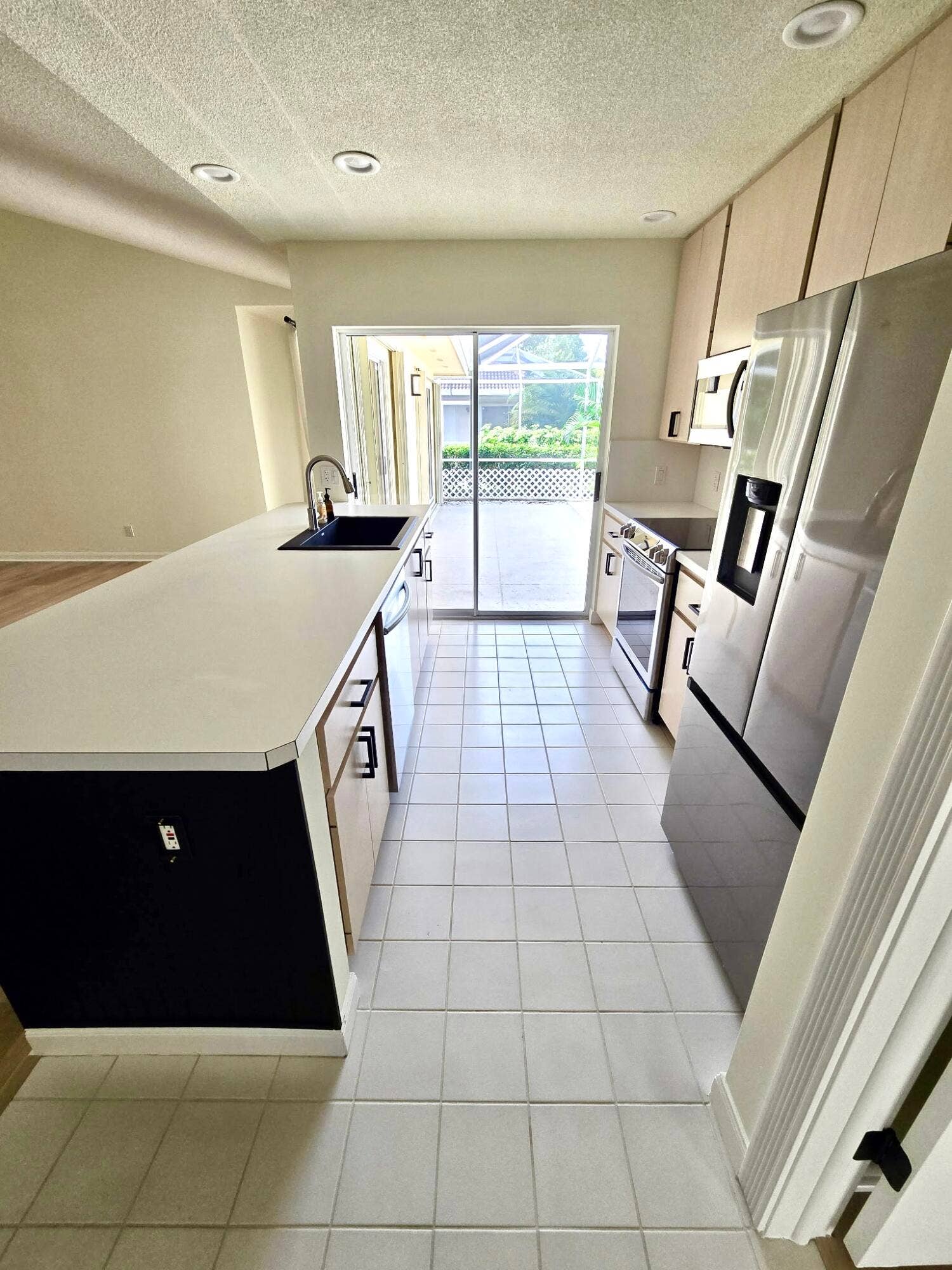 9181 SUN TERRACE Circle, #A, Palm Beach Gardens, FL 33403 KITCHEN 2