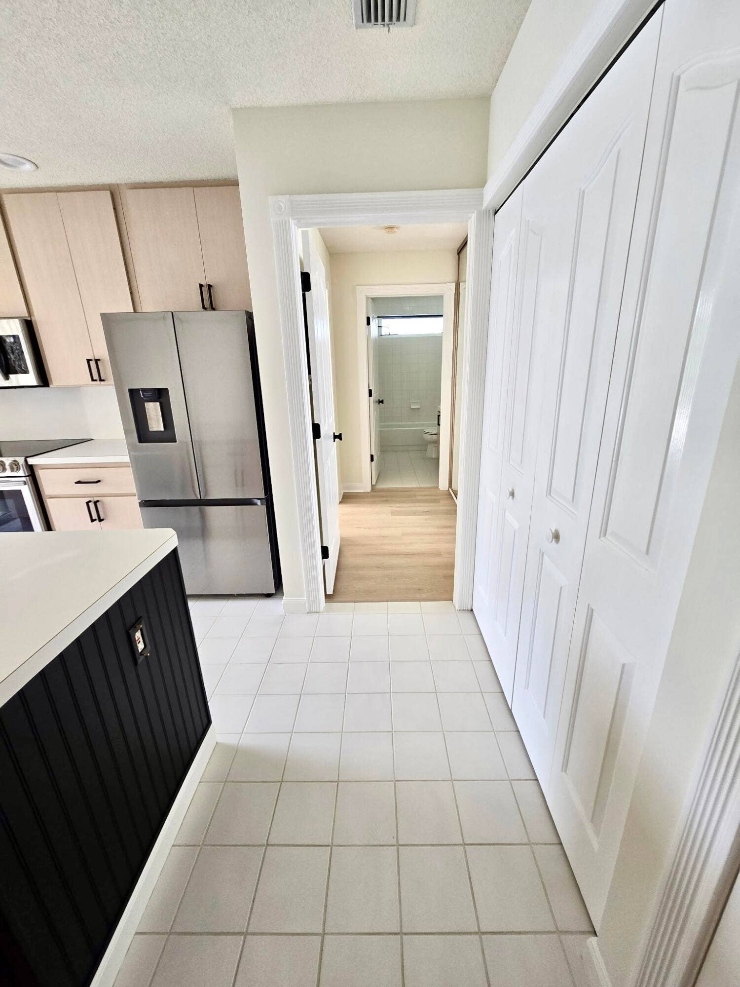 9181 SUN TERRACE Circle, #A, Palm Beach Gardens, FL 33403 HALL TO 2ND BED