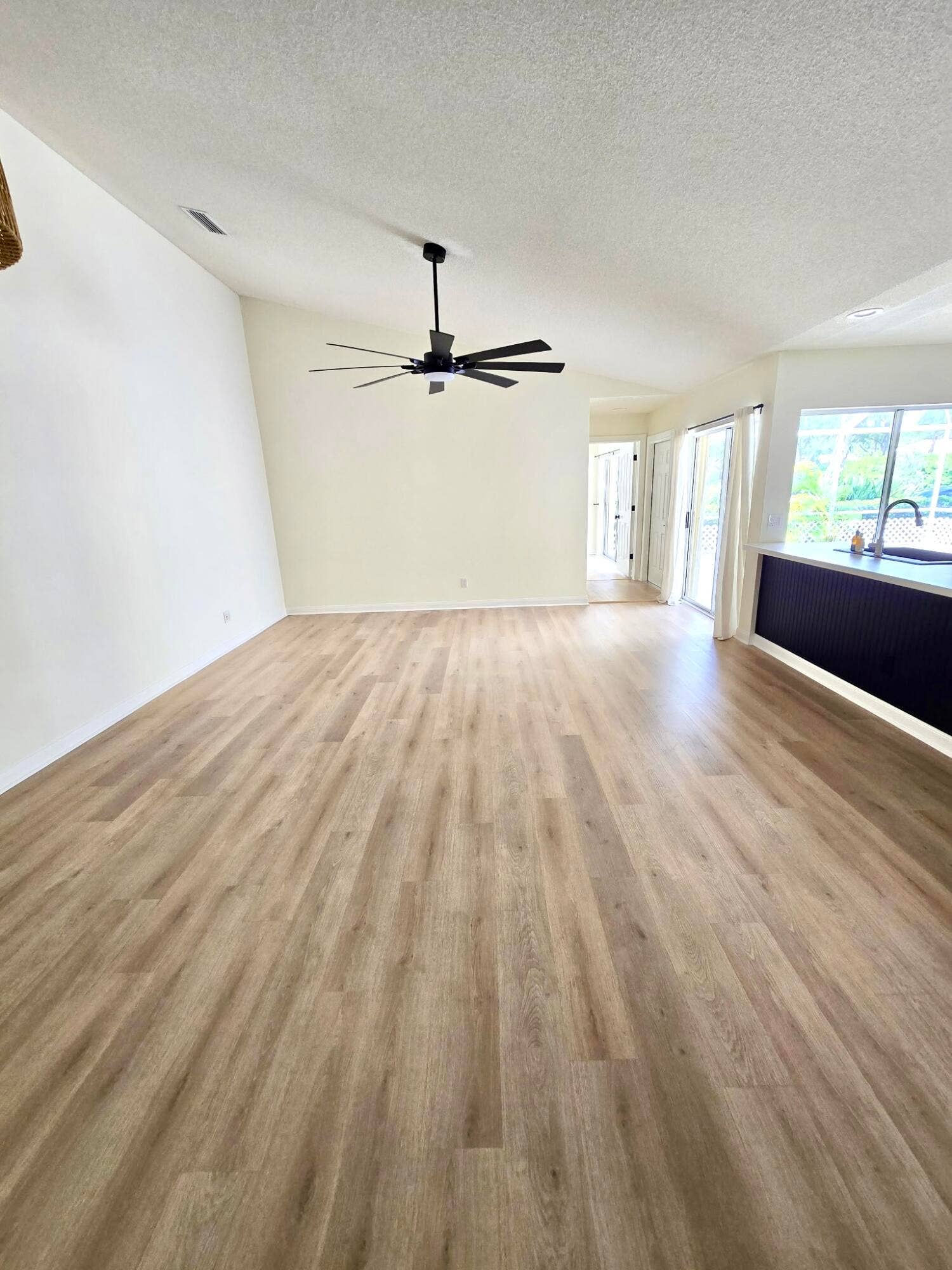 9181 SUN TERRACE Circle, #A, Palm Beach Gardens, FL 33403 LIVING RM 2