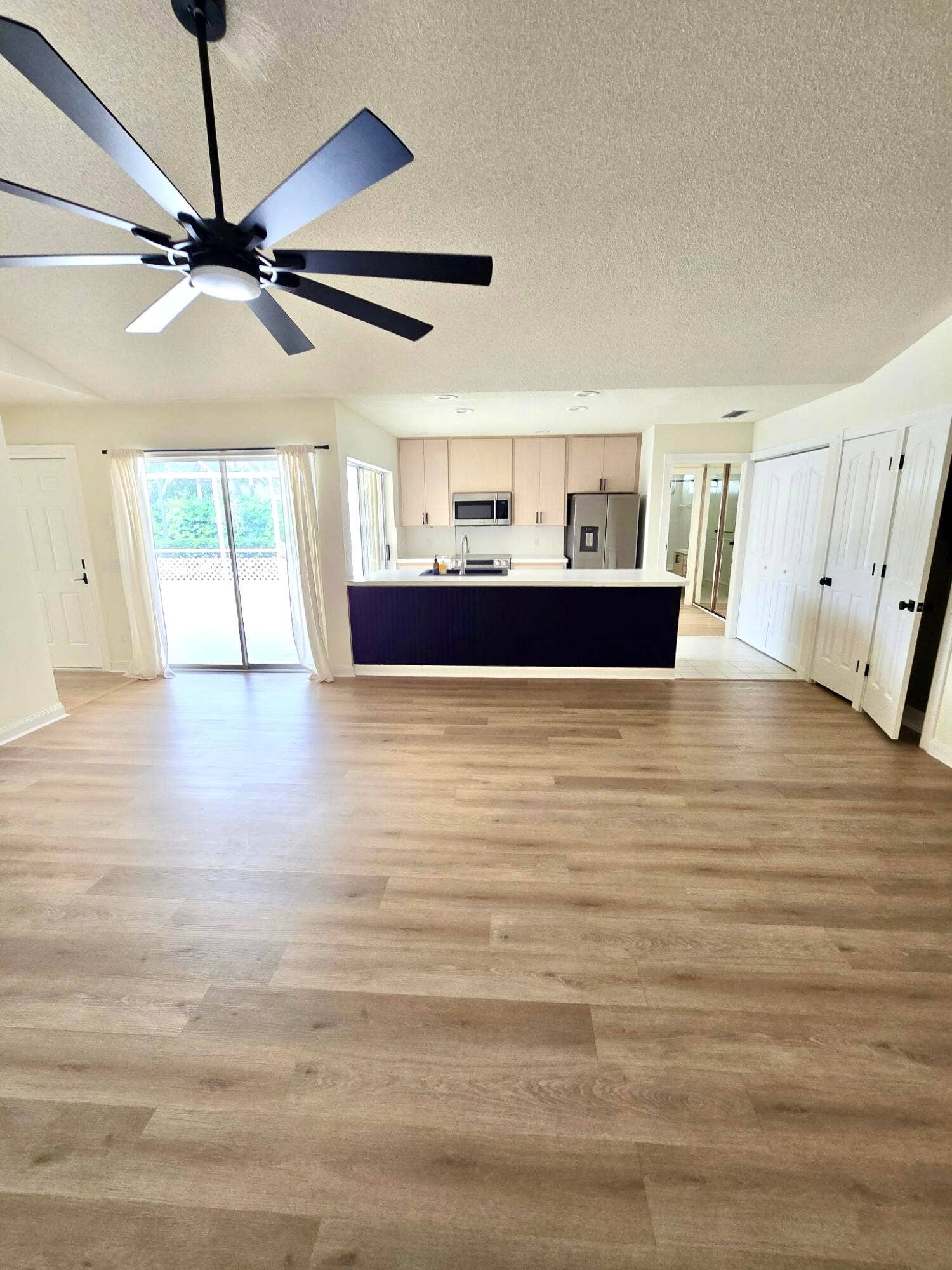 9181 SUN TERRACE Circle, #A, Palm Beach Gardens, FL 33403 LIVING RM 1