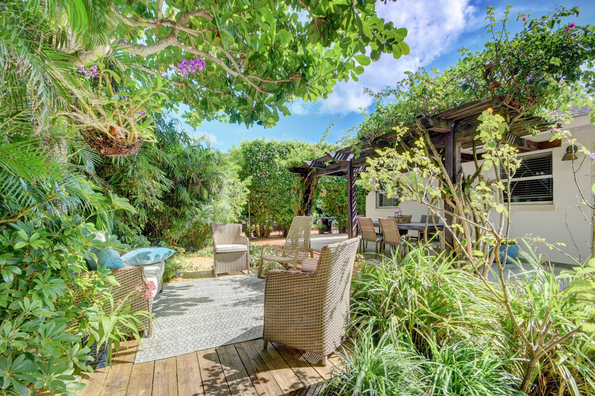 6110 Ridge Lane, Boynton Beach, FL 33435 Backyard Seating