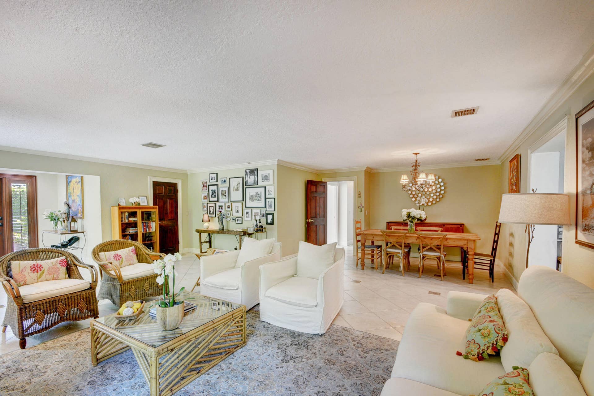6110 Ridge Lane, Boynton Beach, FL 33435 Living/Dining Area