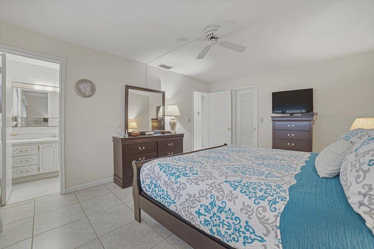 500 S Luna Court, #4, Hollywood, FL 33021 Primary Bedroom