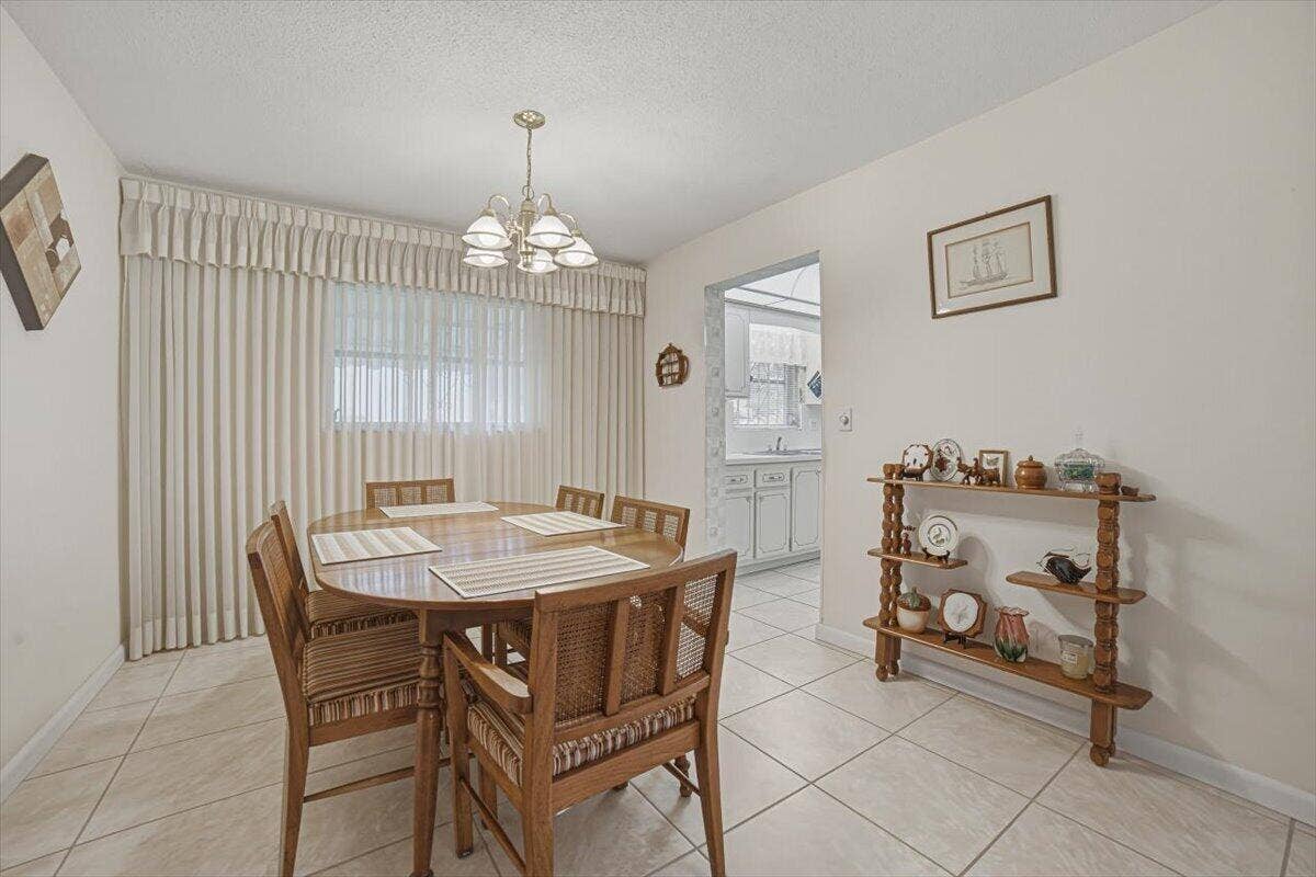 500 S Luna Court, #4, Hollywood, FL 33021 14-Dining Area