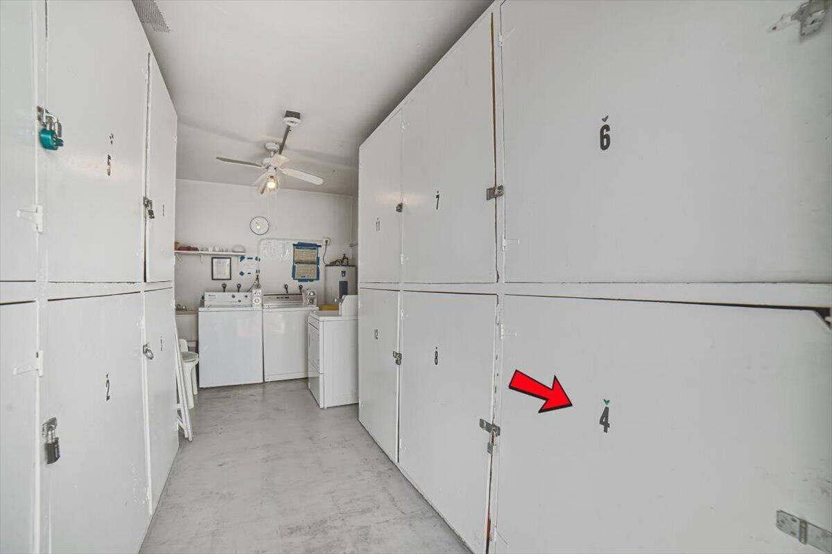 500 S Luna Court, #4, Hollywood, FL 33021 Unit Storage