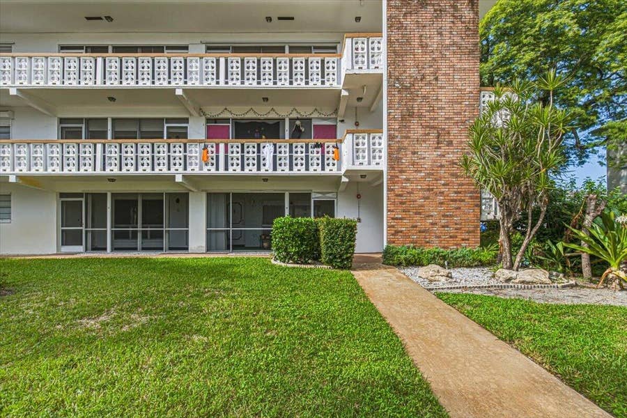Property photo for 500 S Luna Court, #4, Hollywood, FL