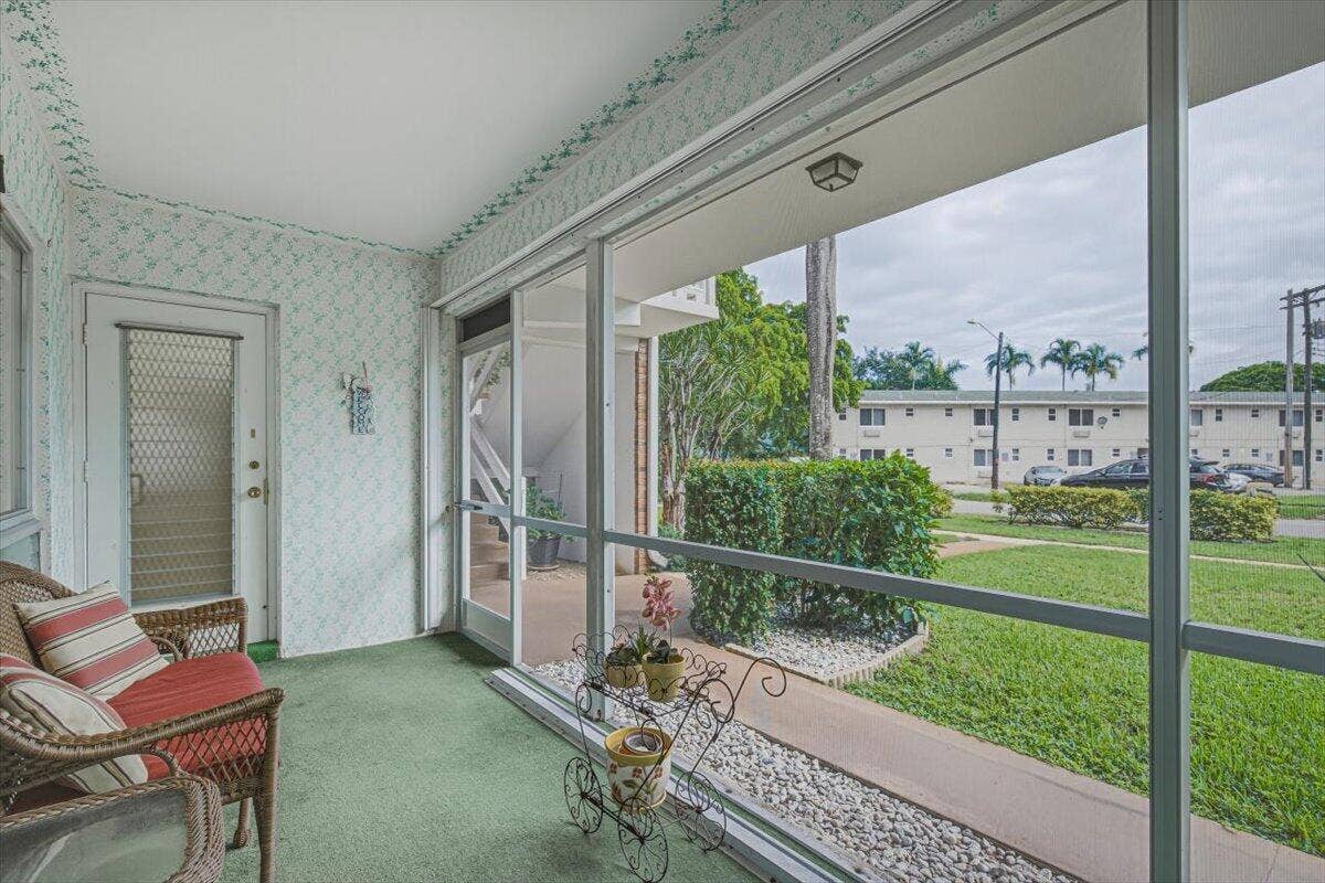 500 S Luna Court, #4, Hollywood, FL 33021 10-Patio-C