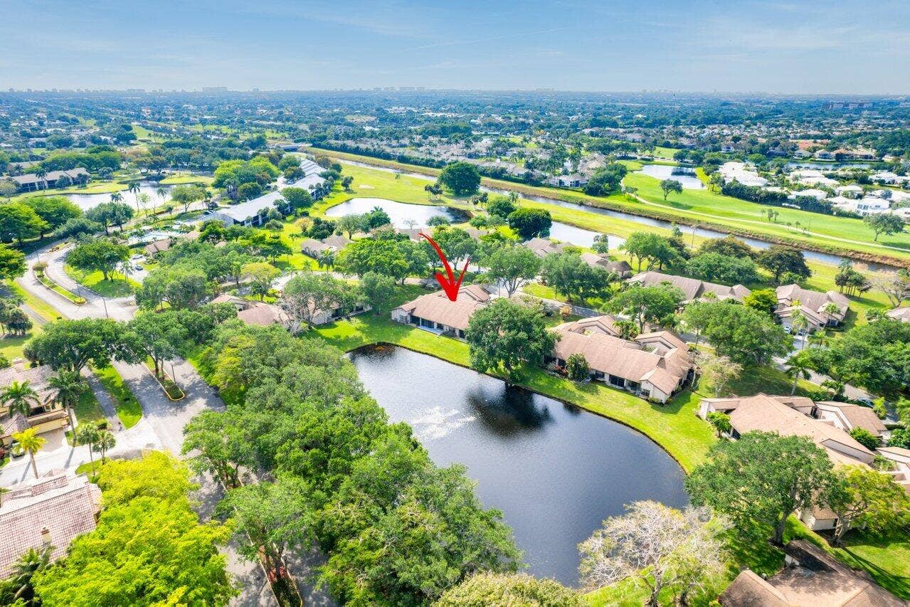 5265 FAIRWAY WOODS Drive, #3112, Delray Beach, FL 33484 Lakefront Villa