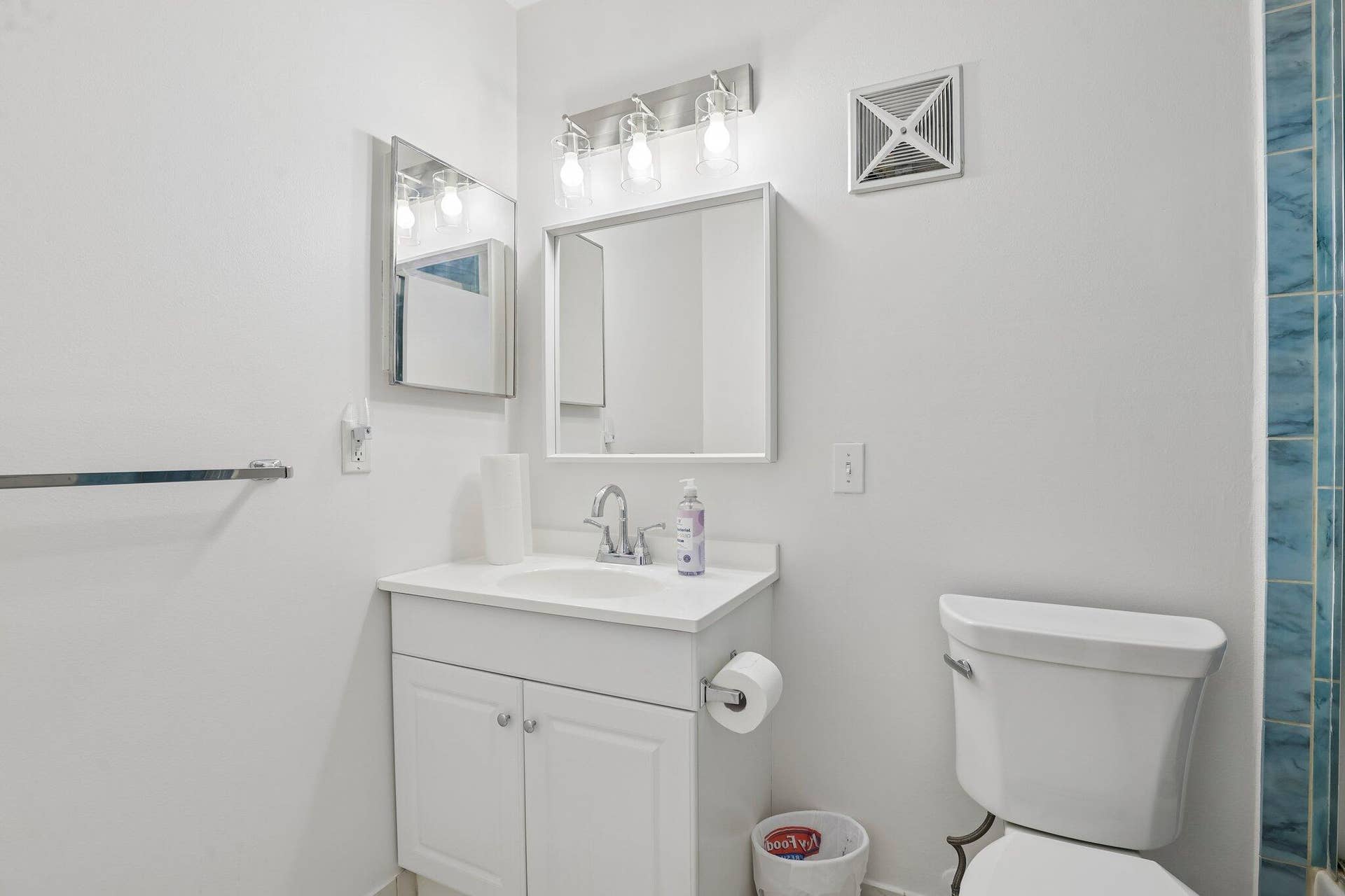 8400 LAGOS DE CAMPO Boulevard, #303, Tamarac, FL 33321 MASTER BATHROOM 2