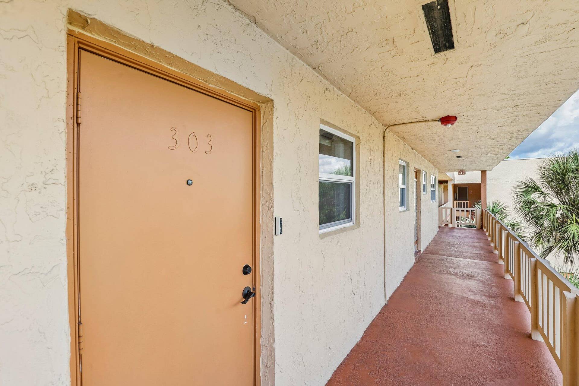 8400 LAGOS DE CAMPO Boulevard, #303, Tamarac, FL 33321 HALL OUTSIDE Lagos De Campo Blvd unit 30