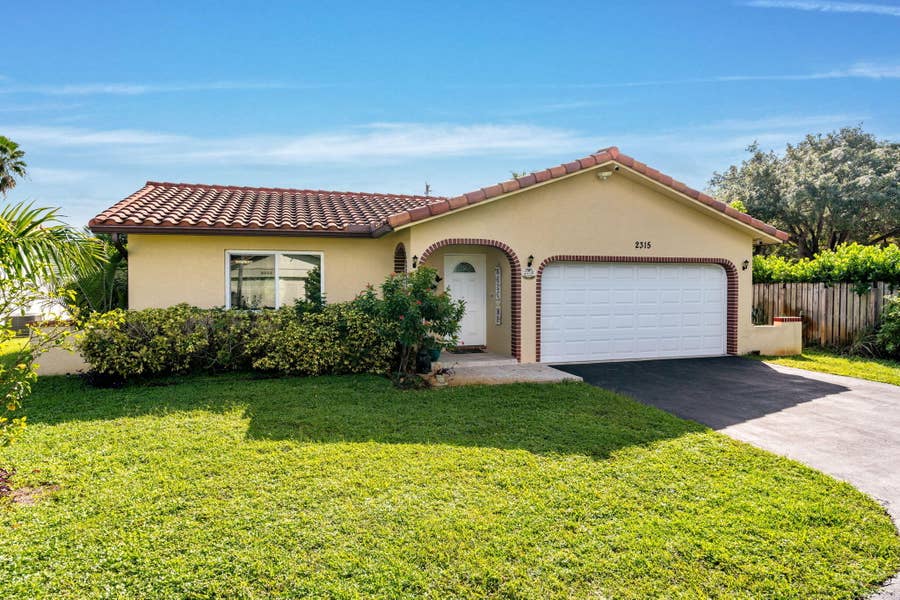 Property photo for 2315 NW 98th Lane, Coral Springs, FL