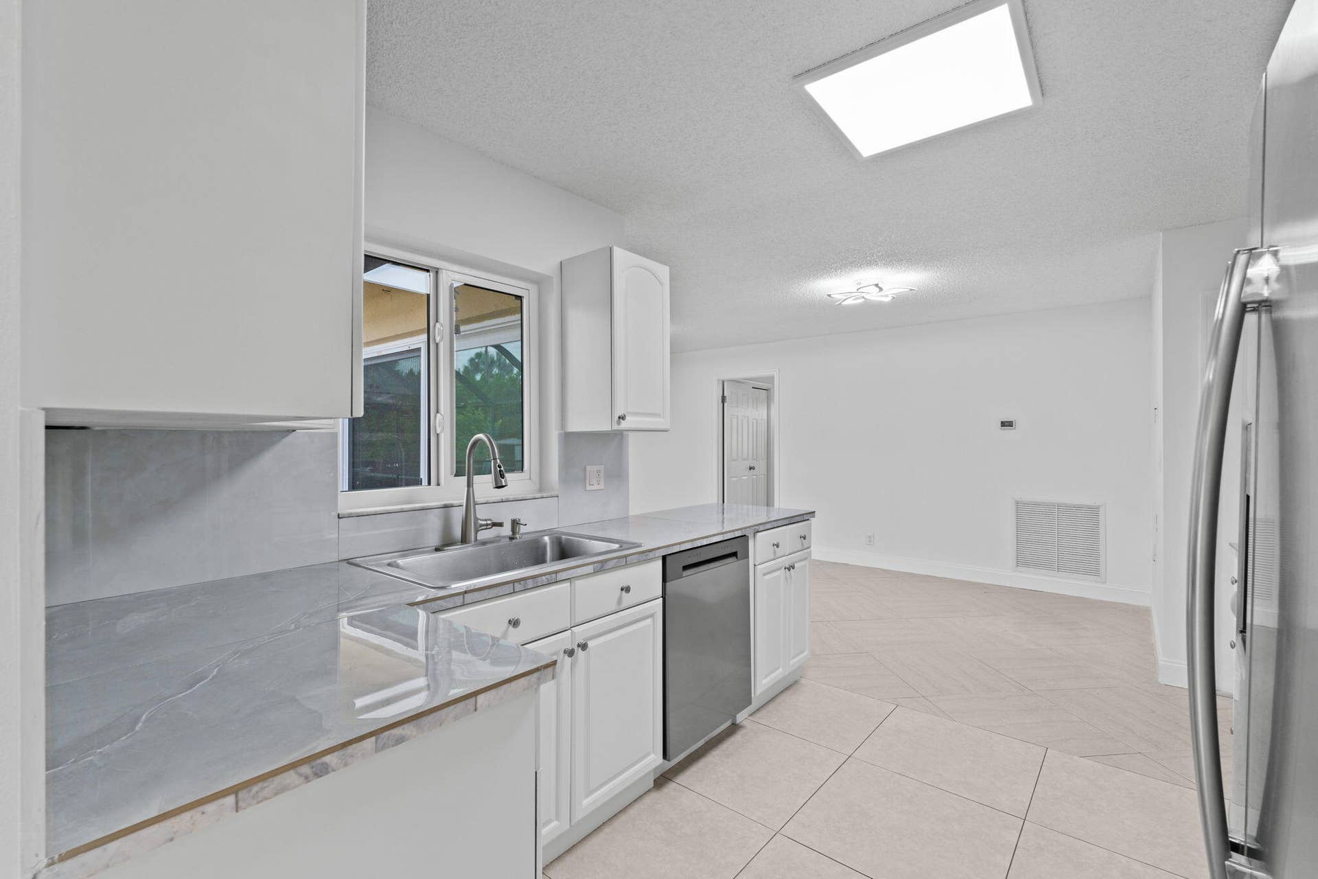 2315 NW 98th Lane, Coral Springs, FL 33065 12-web-or-mls-A7400953