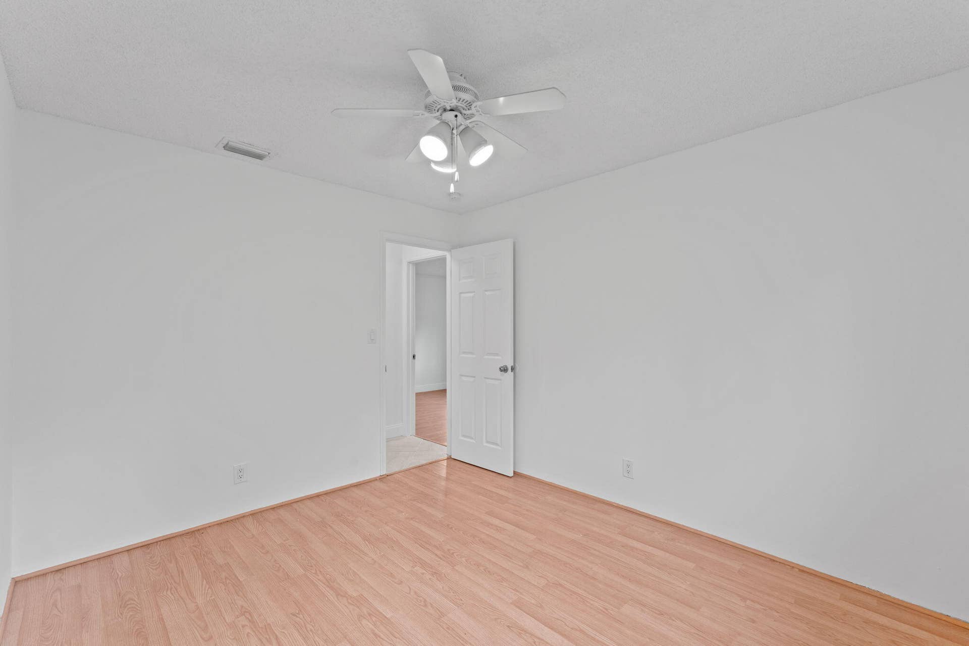 2315 NW 98th Lane, Coral Springs, FL 33065 31-web-or-mls-A7401061