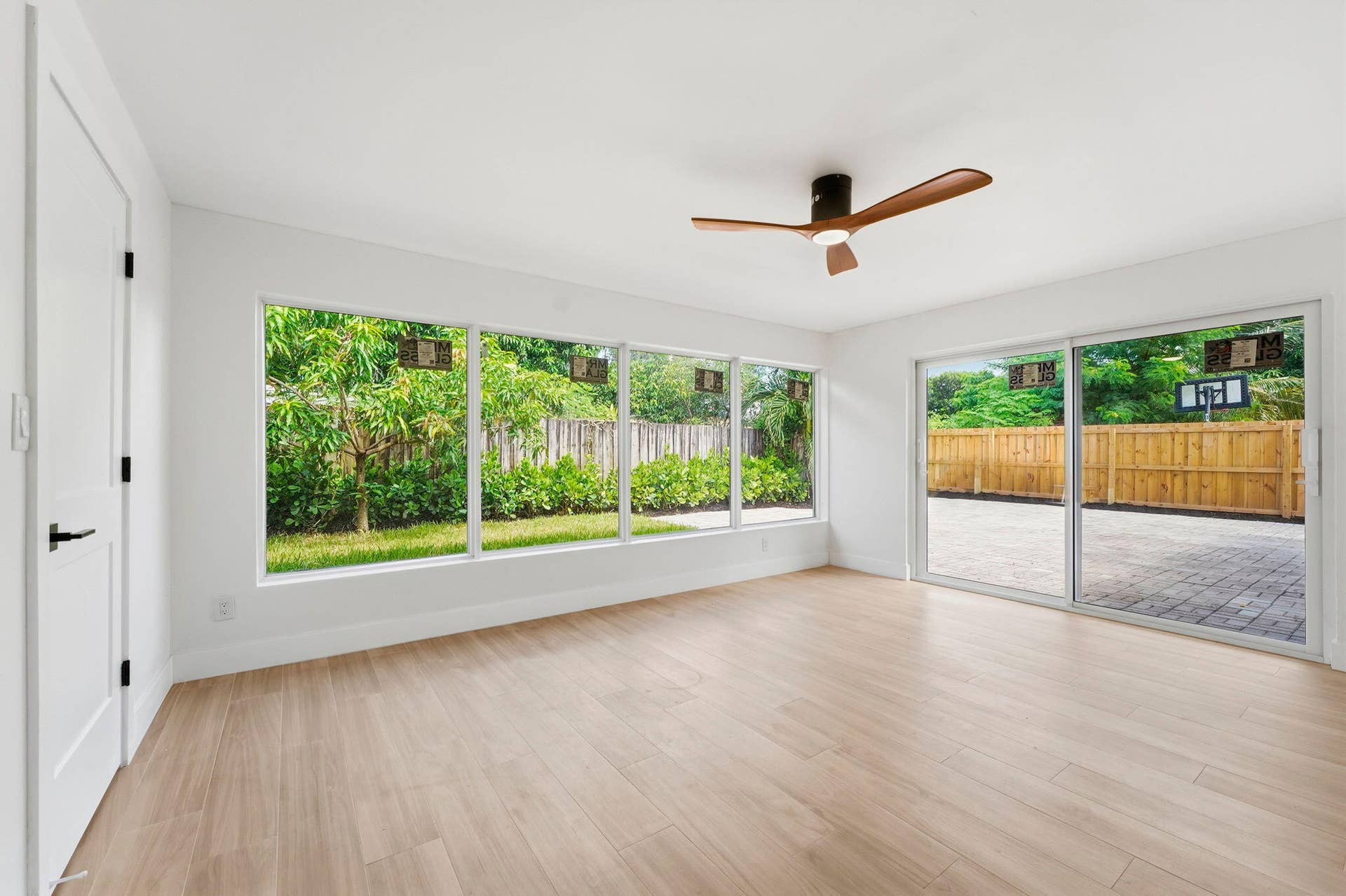 1023 Andrews Road, West Palm Beach, FL 33405 12-web-or-mls-012_DSC04088
