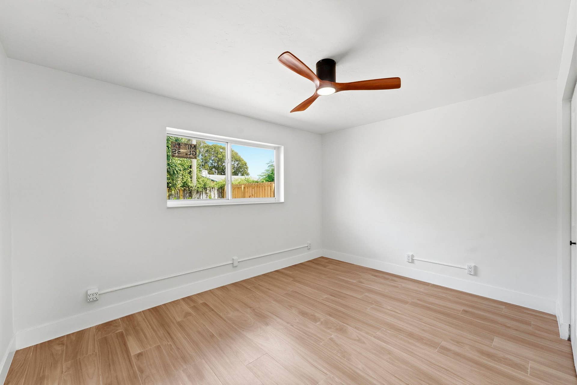 1023 Andrews Road, West Palm Beach, FL 33405 16-web-or-mls-016_DSC04168