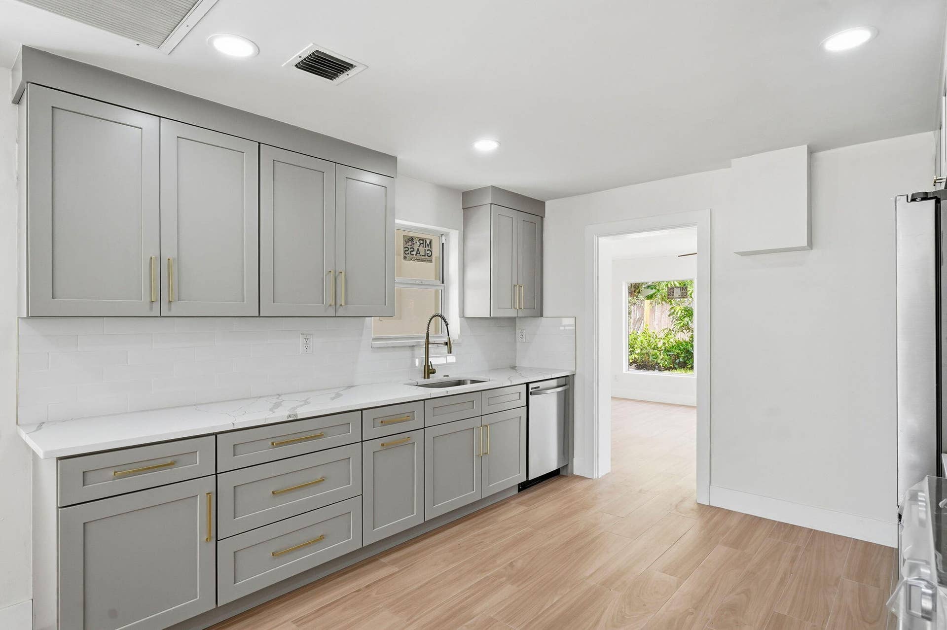 1023 Andrews Road, West Palm Beach, FL 33405 11-web-or-mls-011_DSC04133