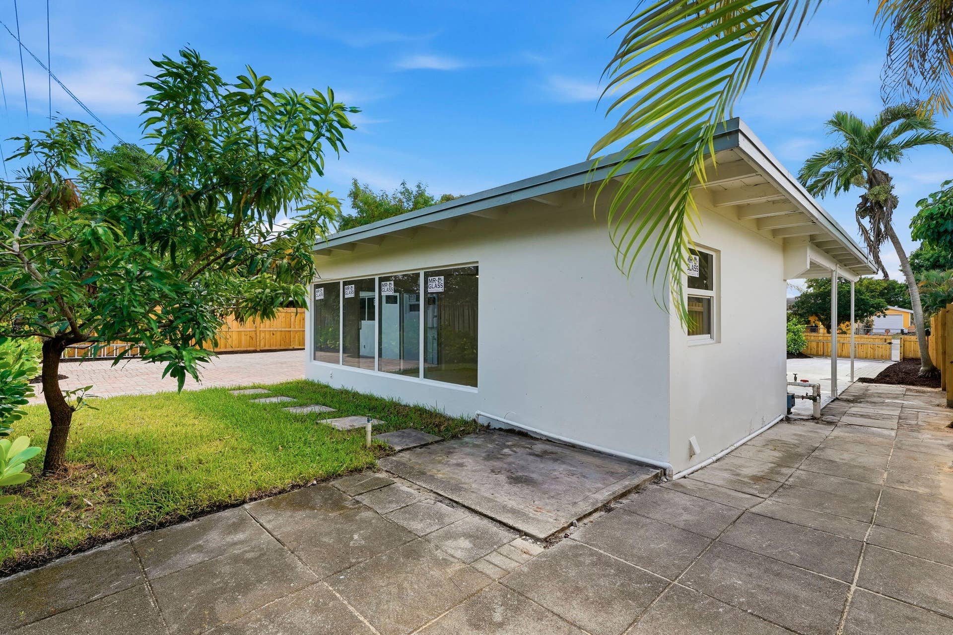 1023 Andrews Road, West Palm Beach, FL 33405 29-web-or-mls-030_DSC04223