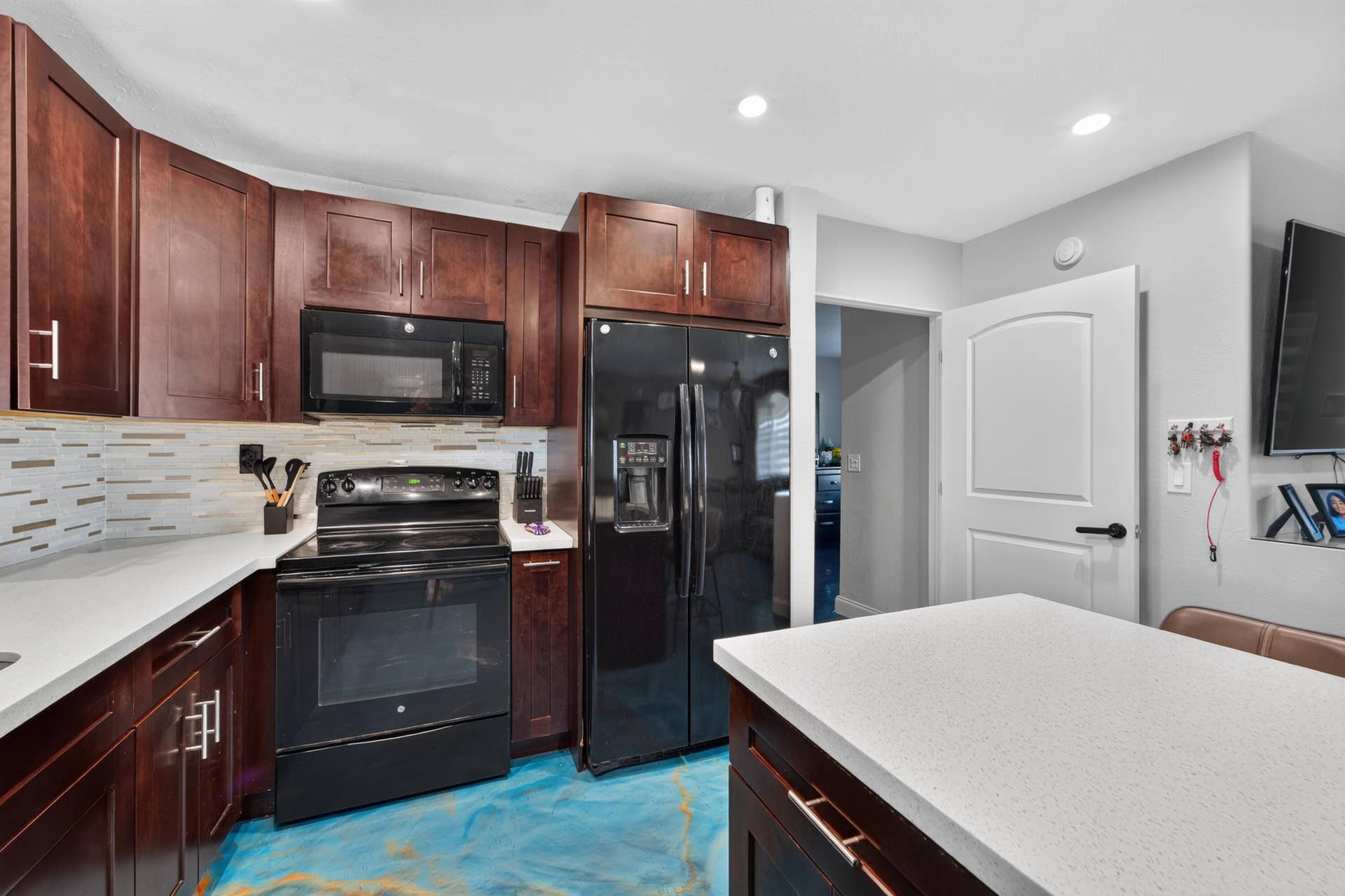 8800 NW 15TH Street, Pembroke Pines, FL 33024 kitchen