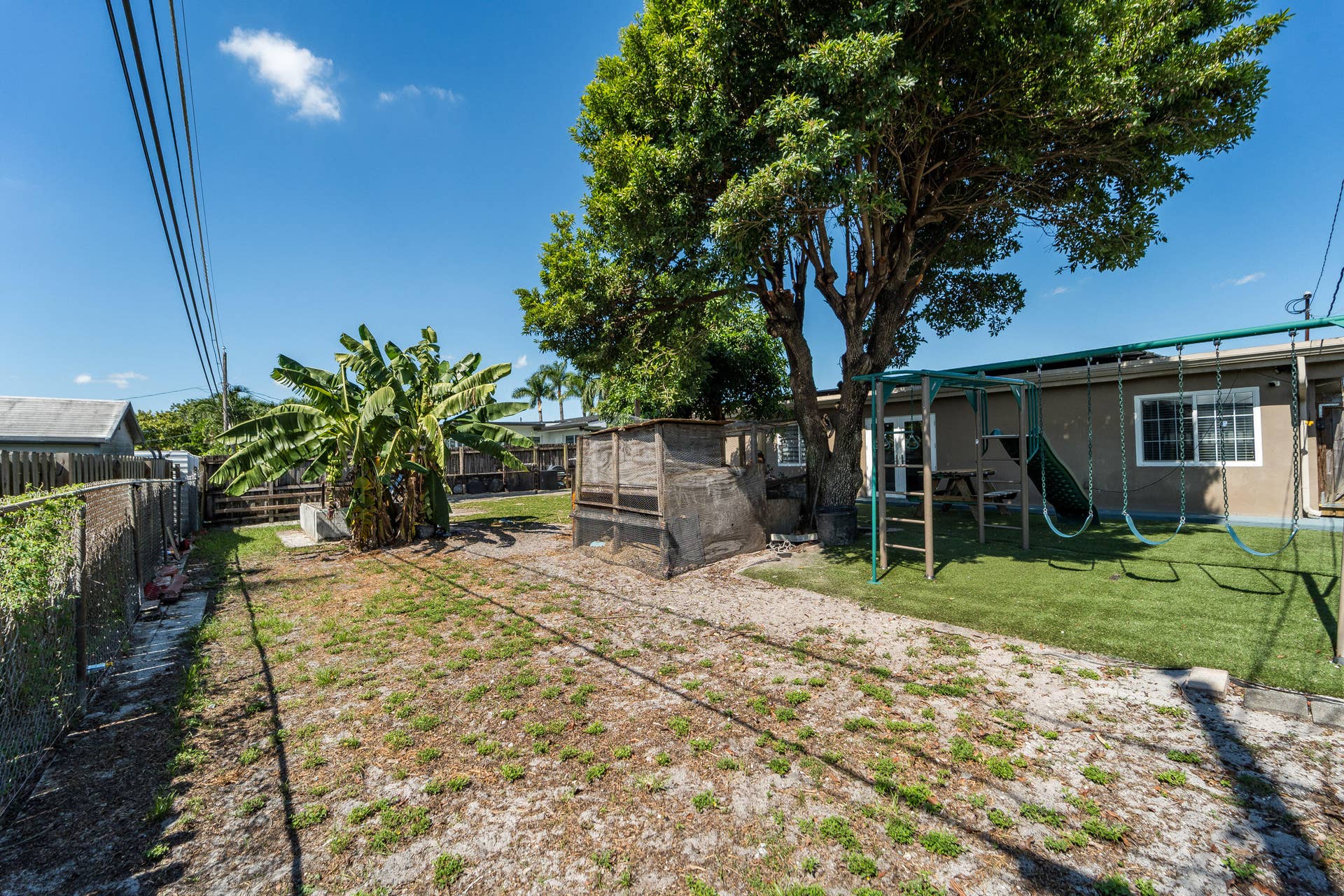 8800 NW 15TH Street, Pembroke Pines, FL 33024 backyard