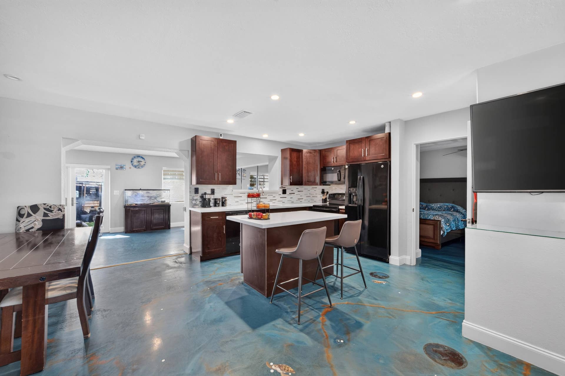 8800 NW 15TH Street, Pembroke Pines, FL 33024 living room