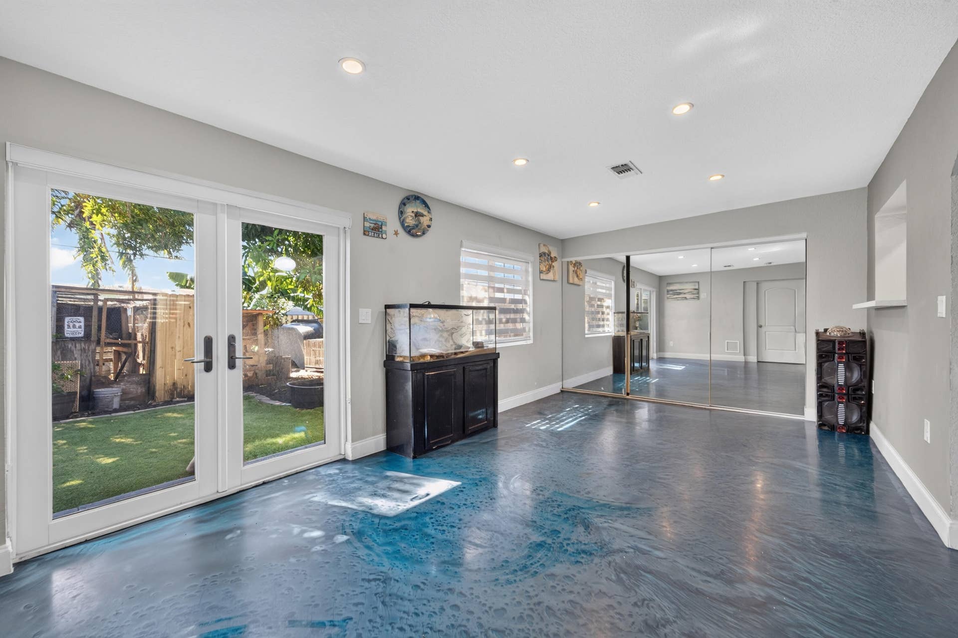 8800 NW 15TH Street, Pembroke Pines, FL 33024 family room