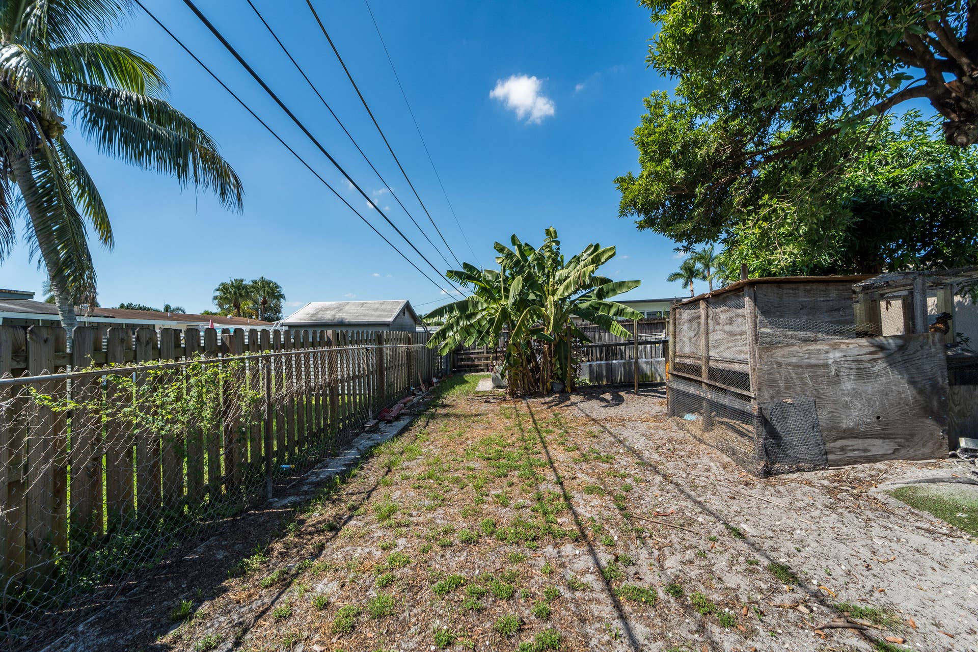 8800 NW 15TH Street, Pembroke Pines, FL 33024 backyard