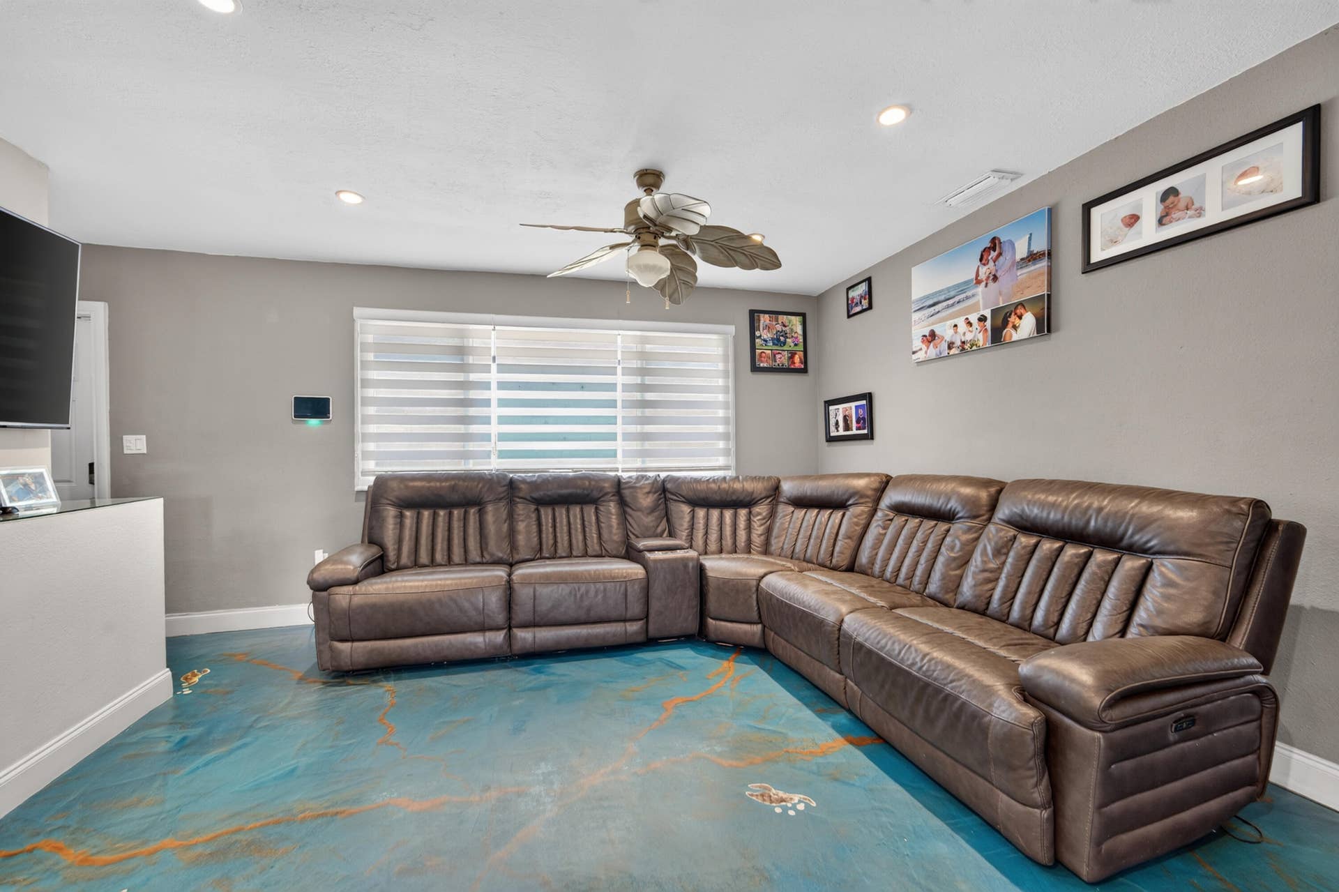 8800 NW 15TH Street, Pembroke Pines, FL 33024 living room