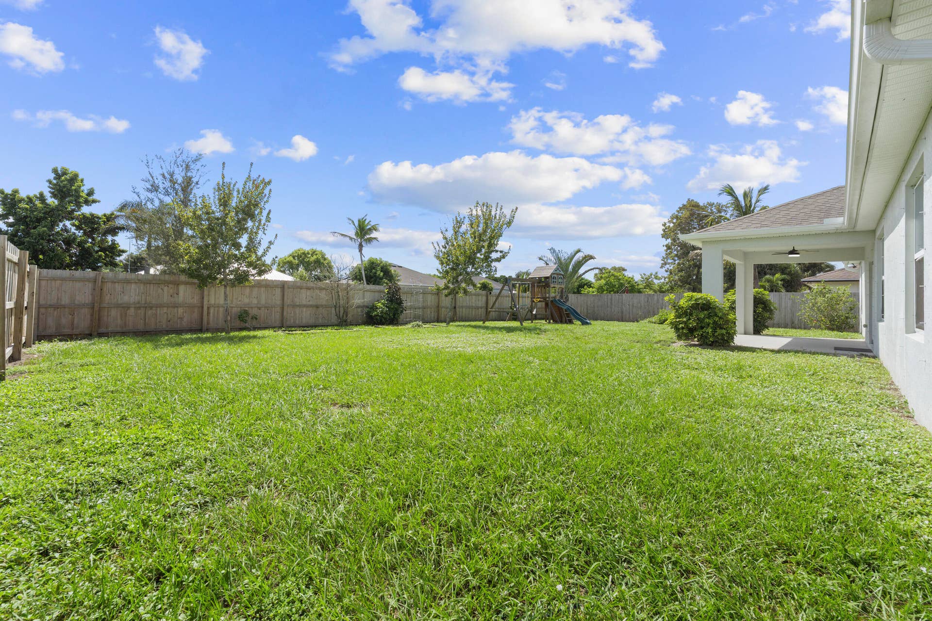 770 SW SARAGOSSA Avenue, Port St Lucie, FL 34953 18_25