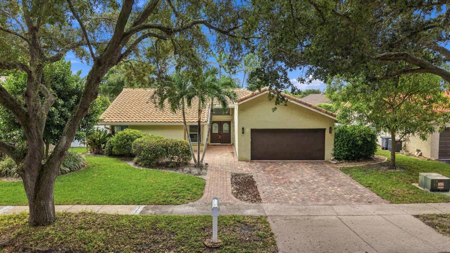 Property photo for 8928 Escondido Way E, Boca Raton, FL