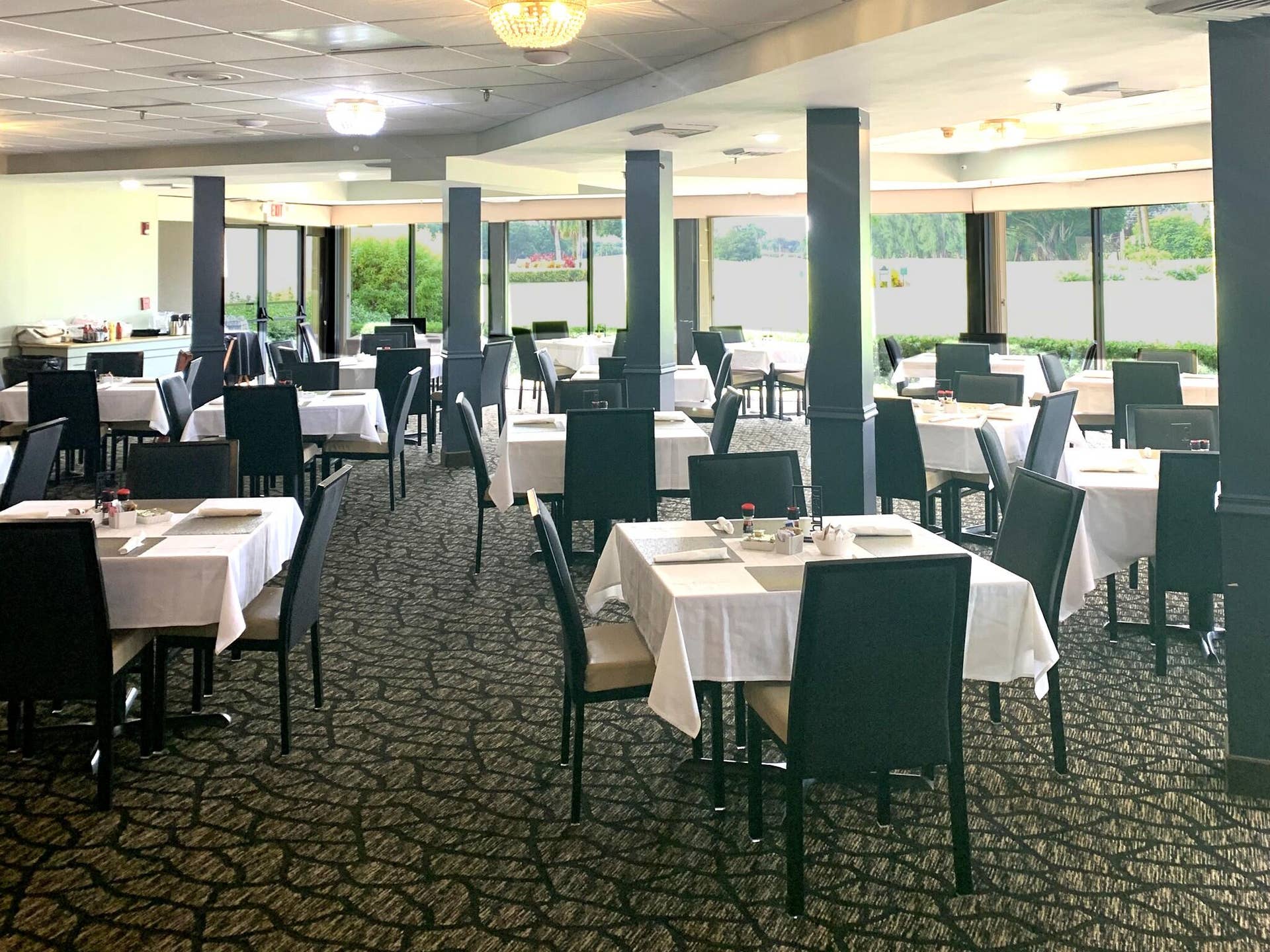 8921 S HOLLYBROOK Boulevard, #209, Pembroke Pines, FL 33025 dining
