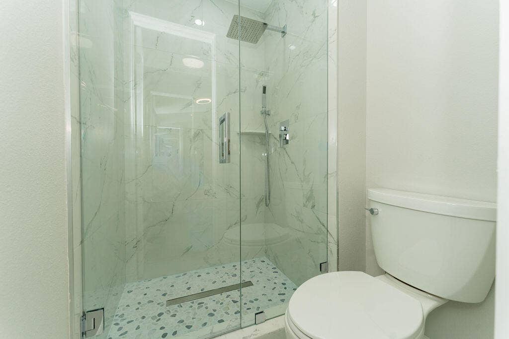 5138 NW WISK FERN Circle, Port St Lucie, FL 34986 Beautiful tile up to the ceilings