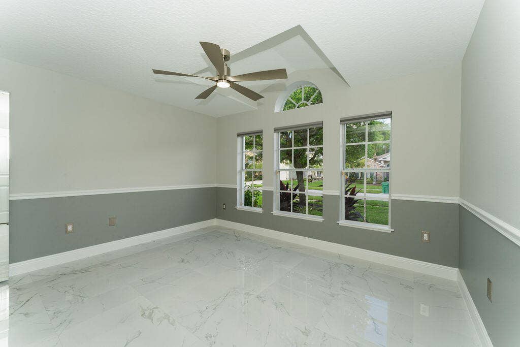 5138 NW WISK FERN Circle, Port St Lucie, FL 34986 Let the lights in, too many windows is never a bad thing