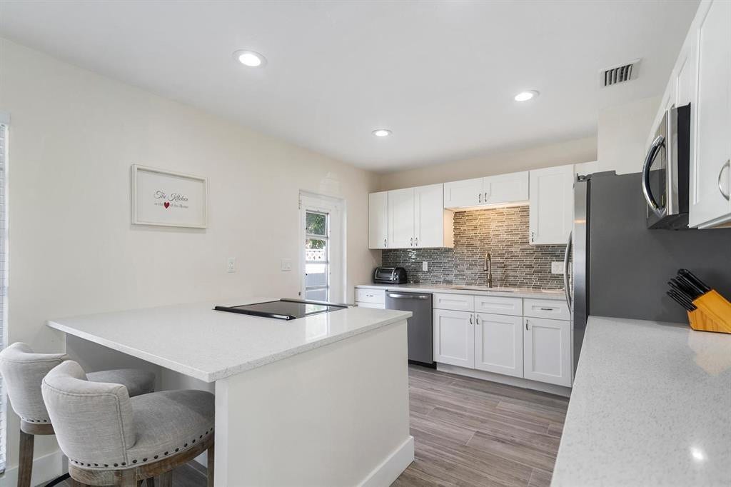 2501 NE 12TH Street, Pompano Beach, FL 33062 Photo 5
