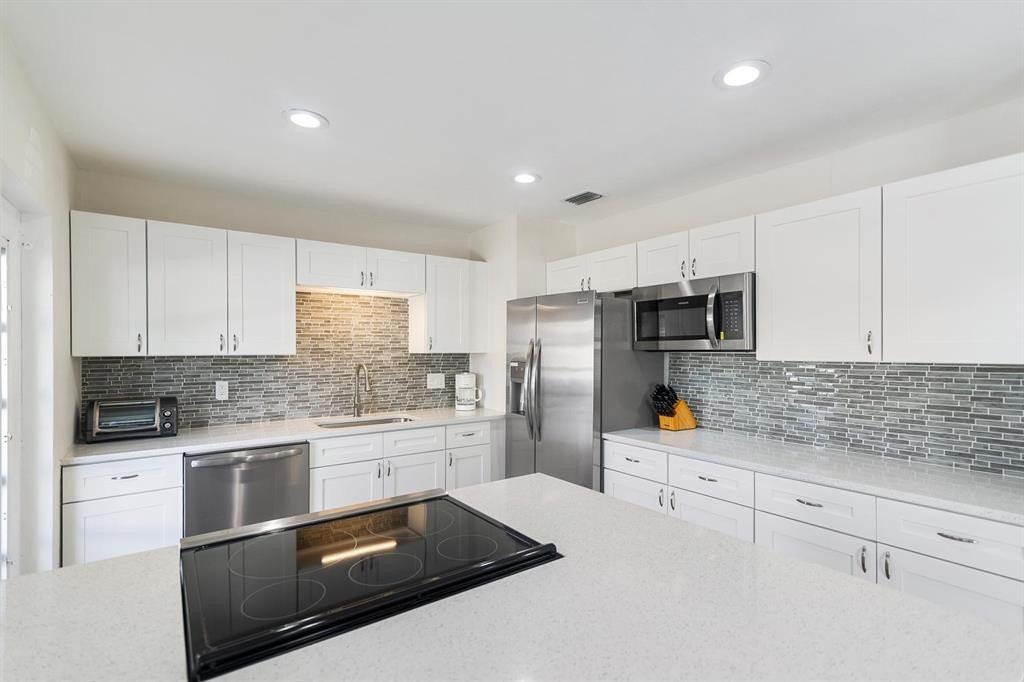 2501 NE 12TH Street, Pompano Beach, FL 33062 Photo 4
