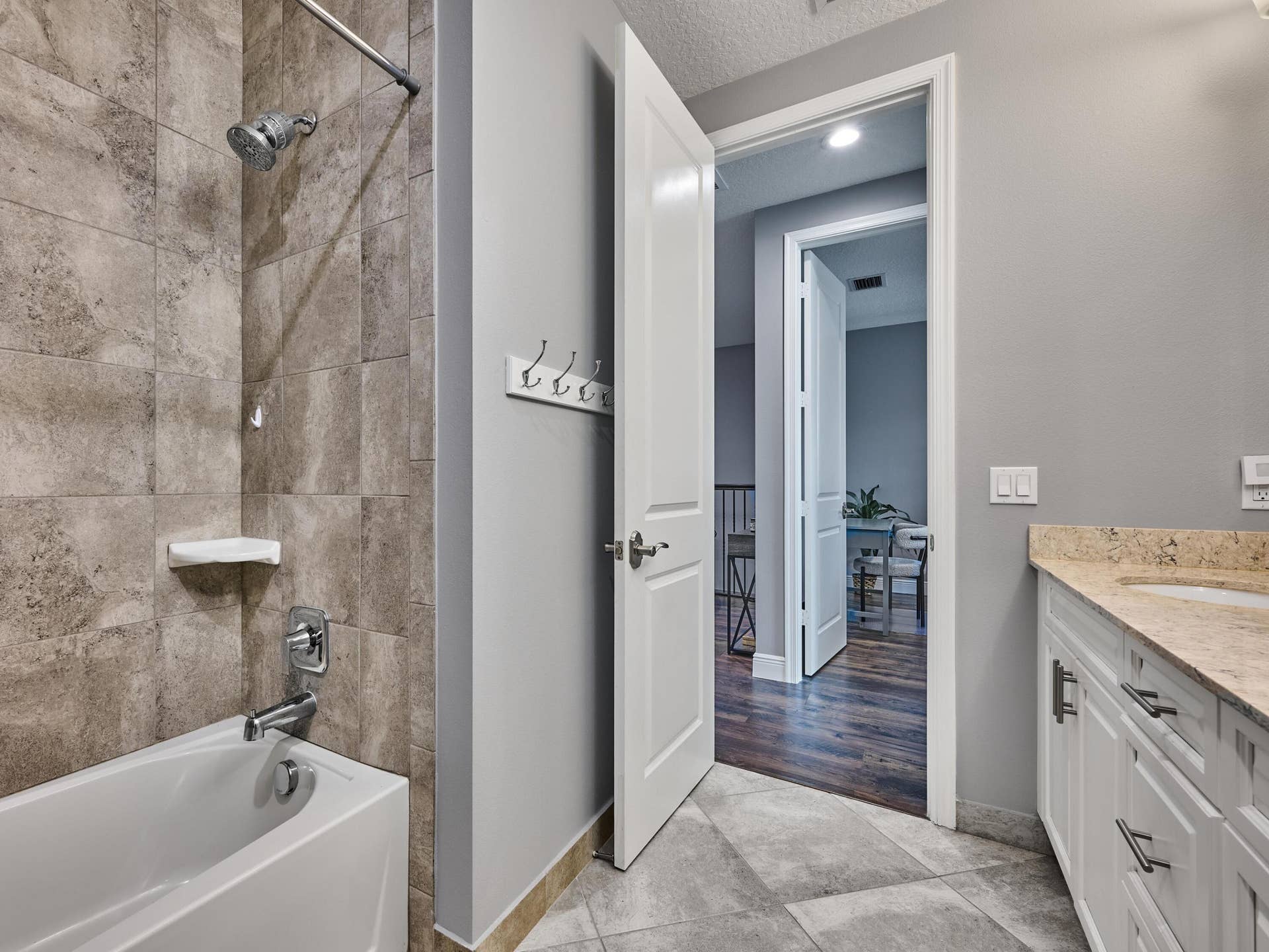 141 SWORD FERN Place, Wellington, FL 33414 Guest Bathroom